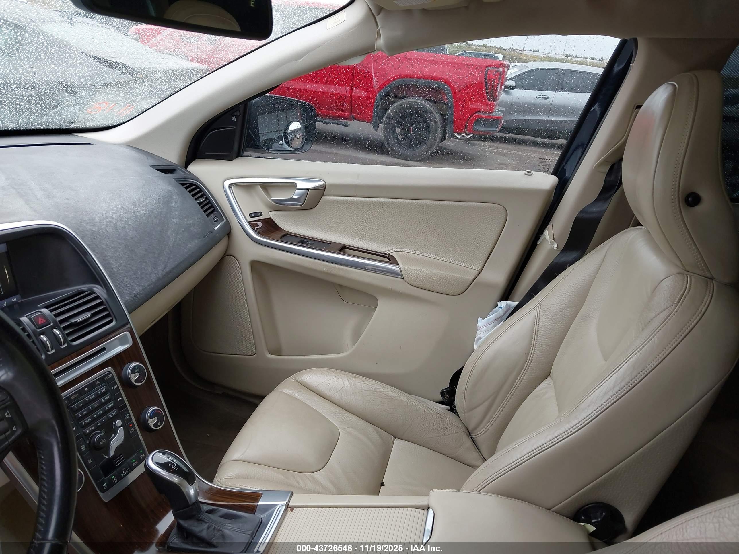 VOLVO XC60 image 5