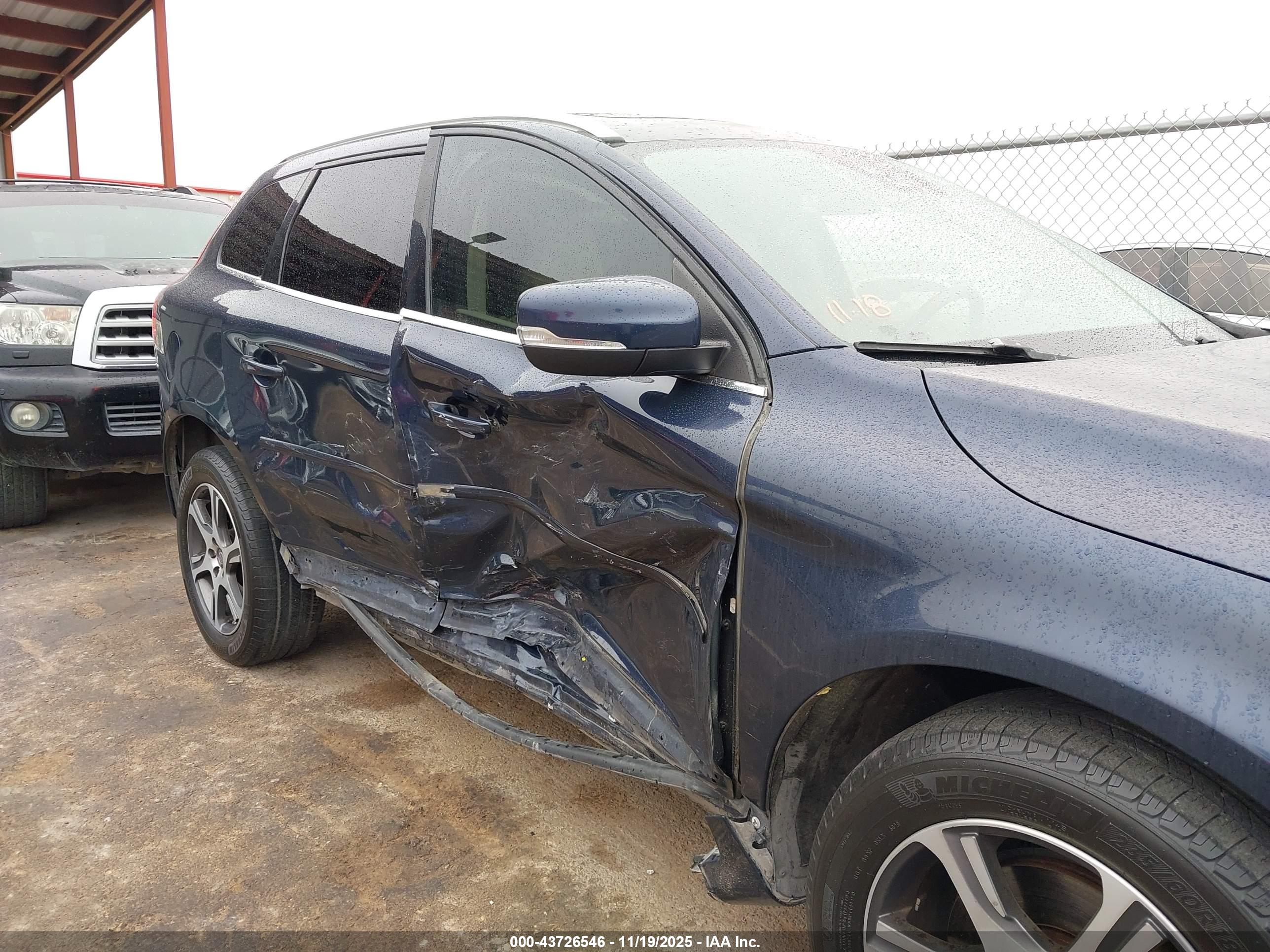 VOLVO XC60 image 6