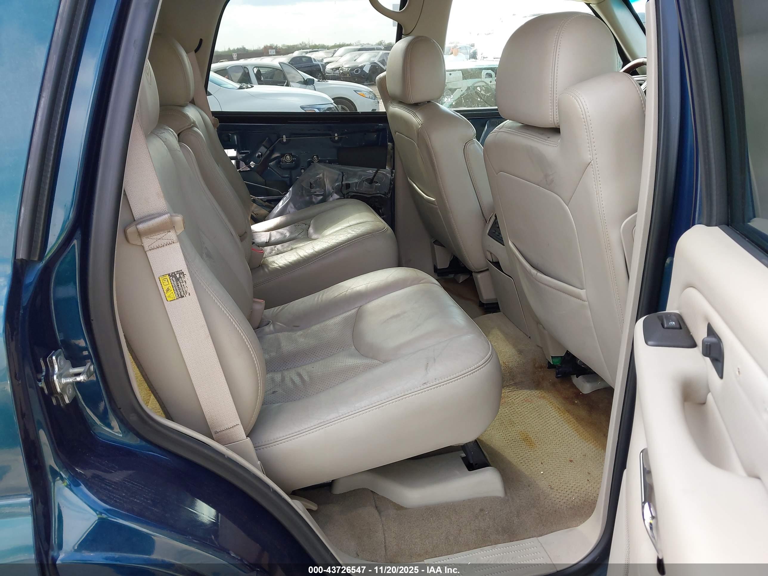 CADILLAC ESCALADE image 8