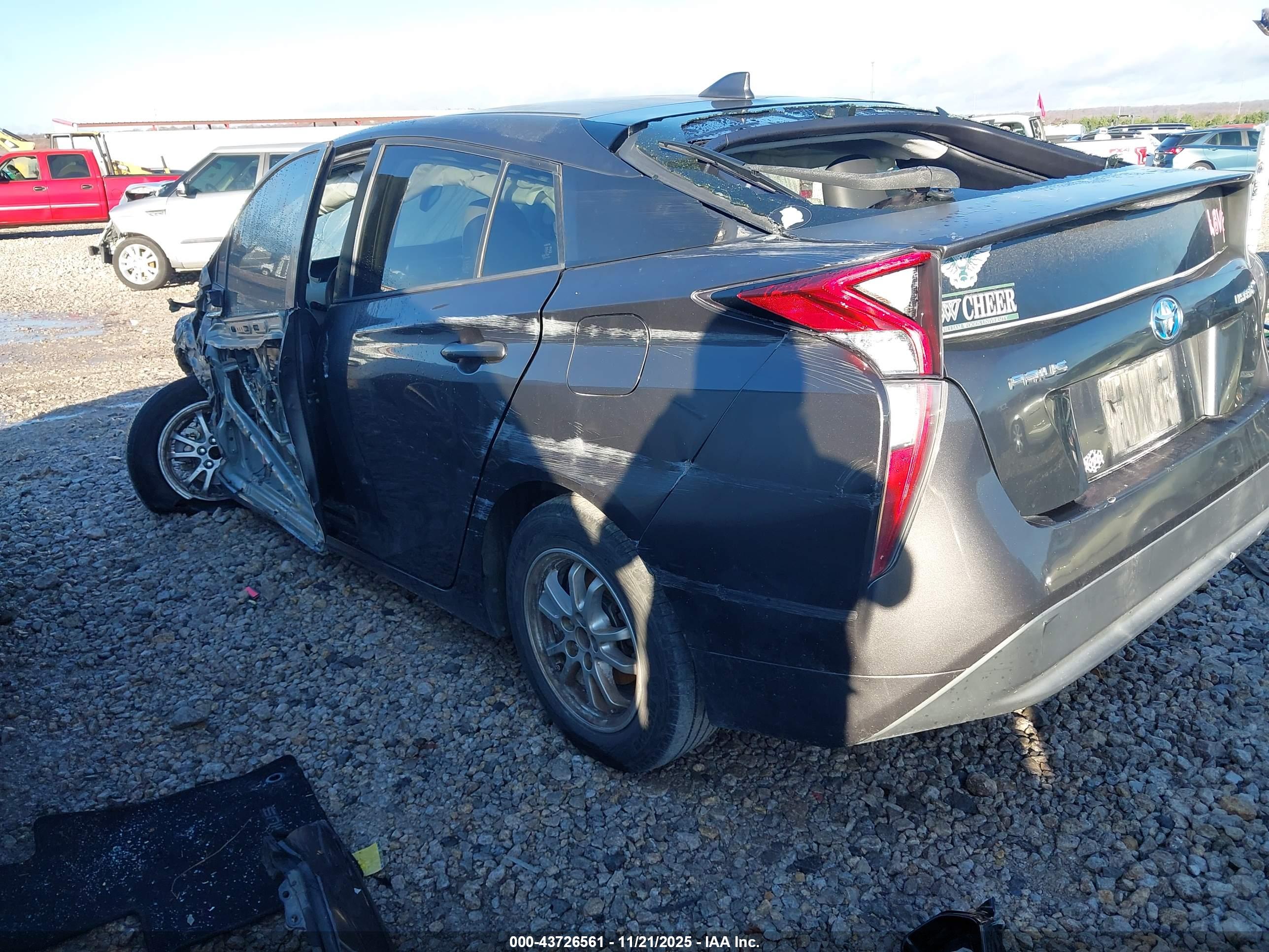 TOYOTA PRIUS image 3