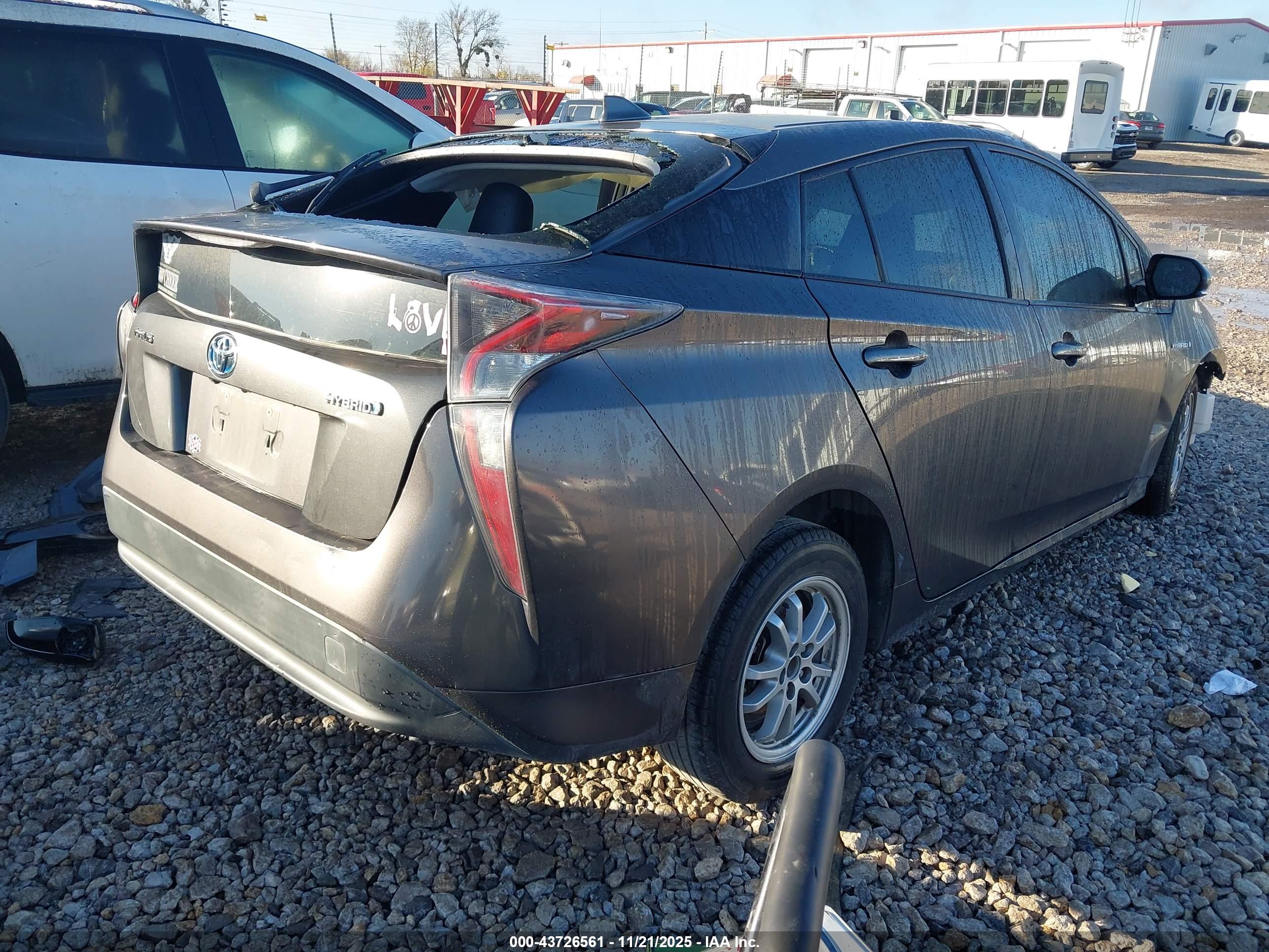 TOYOTA PRIUS image 4