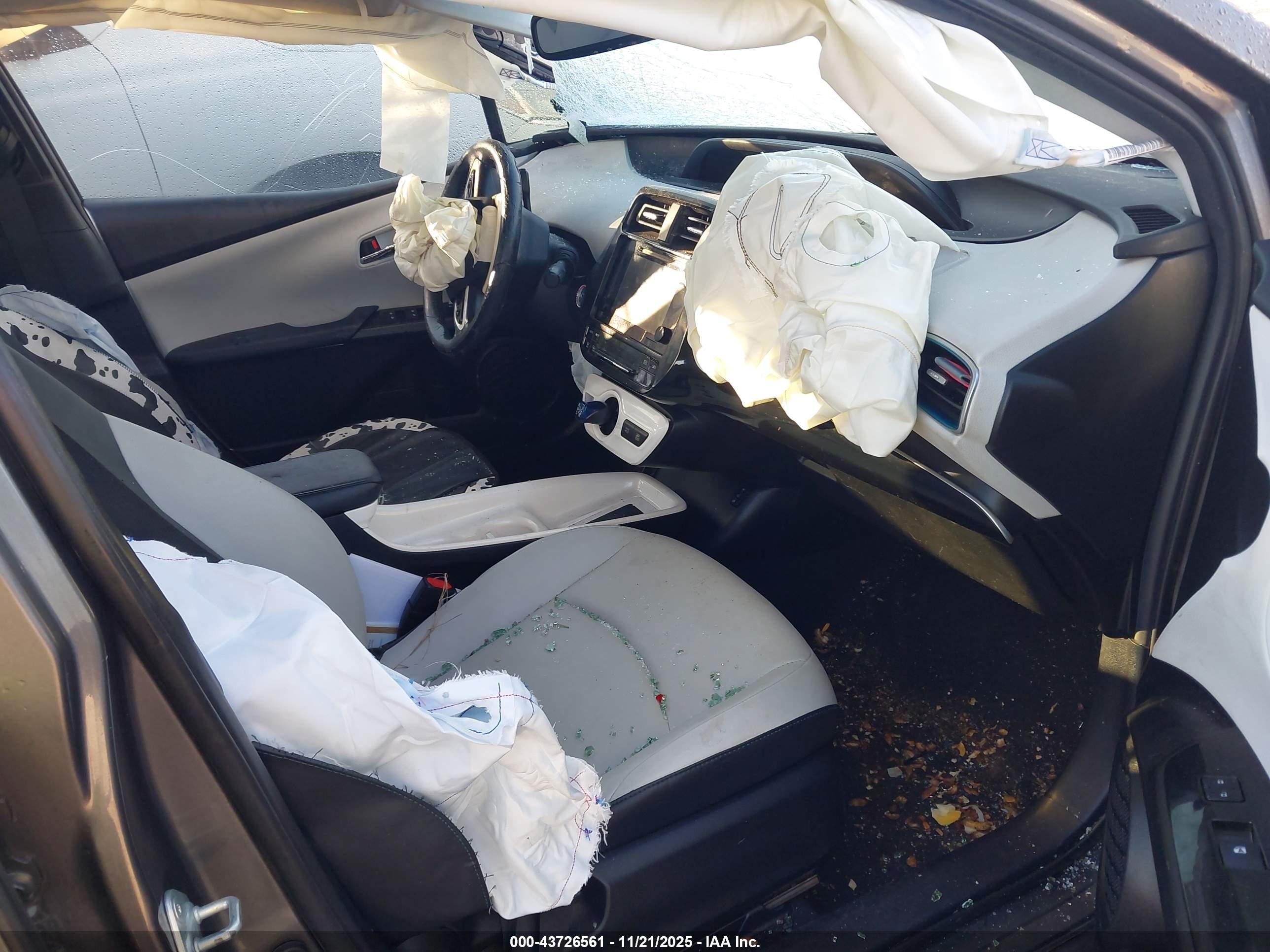 TOYOTA PRIUS image 5