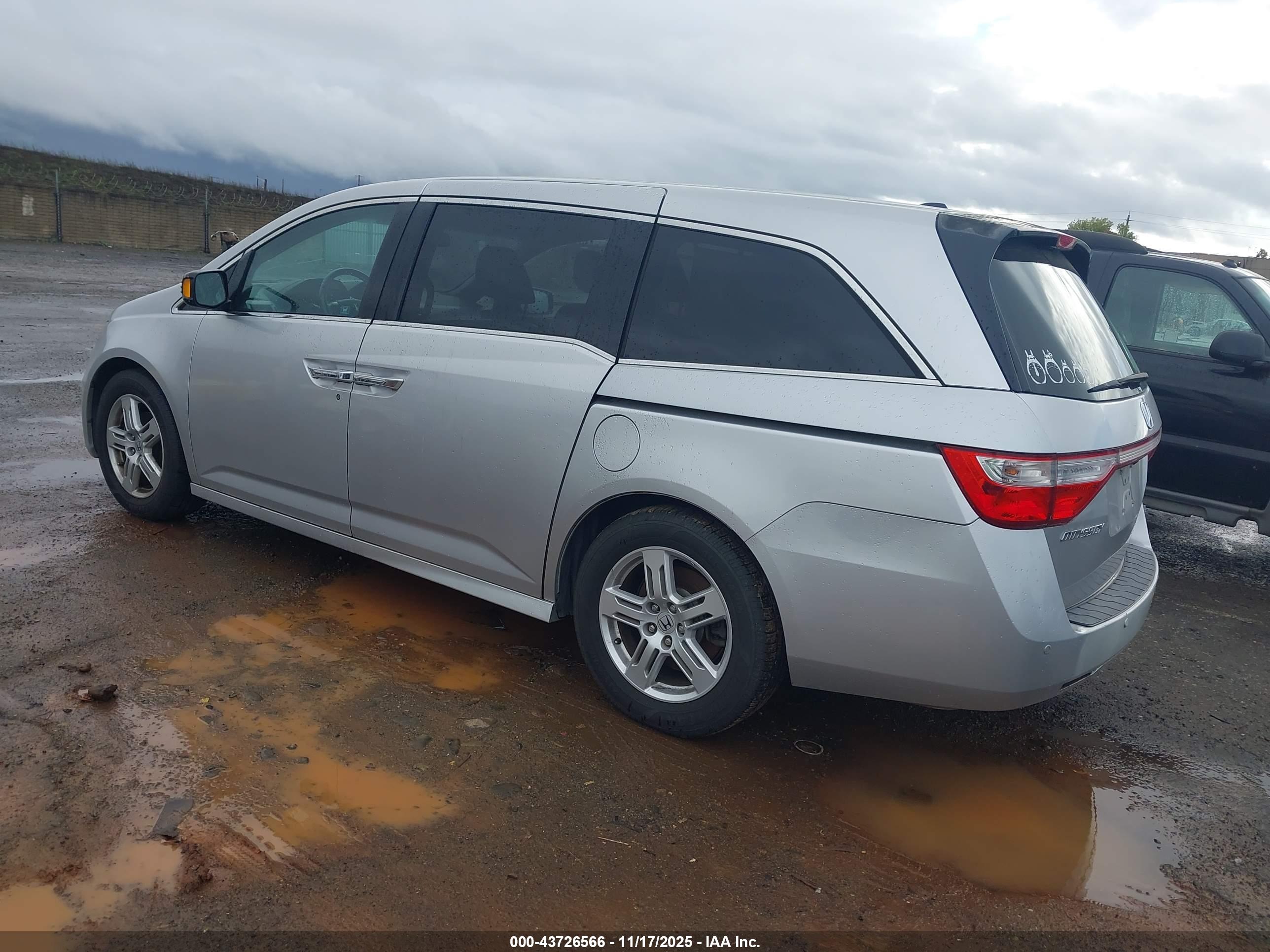 HONDA ODYSSEY image 3