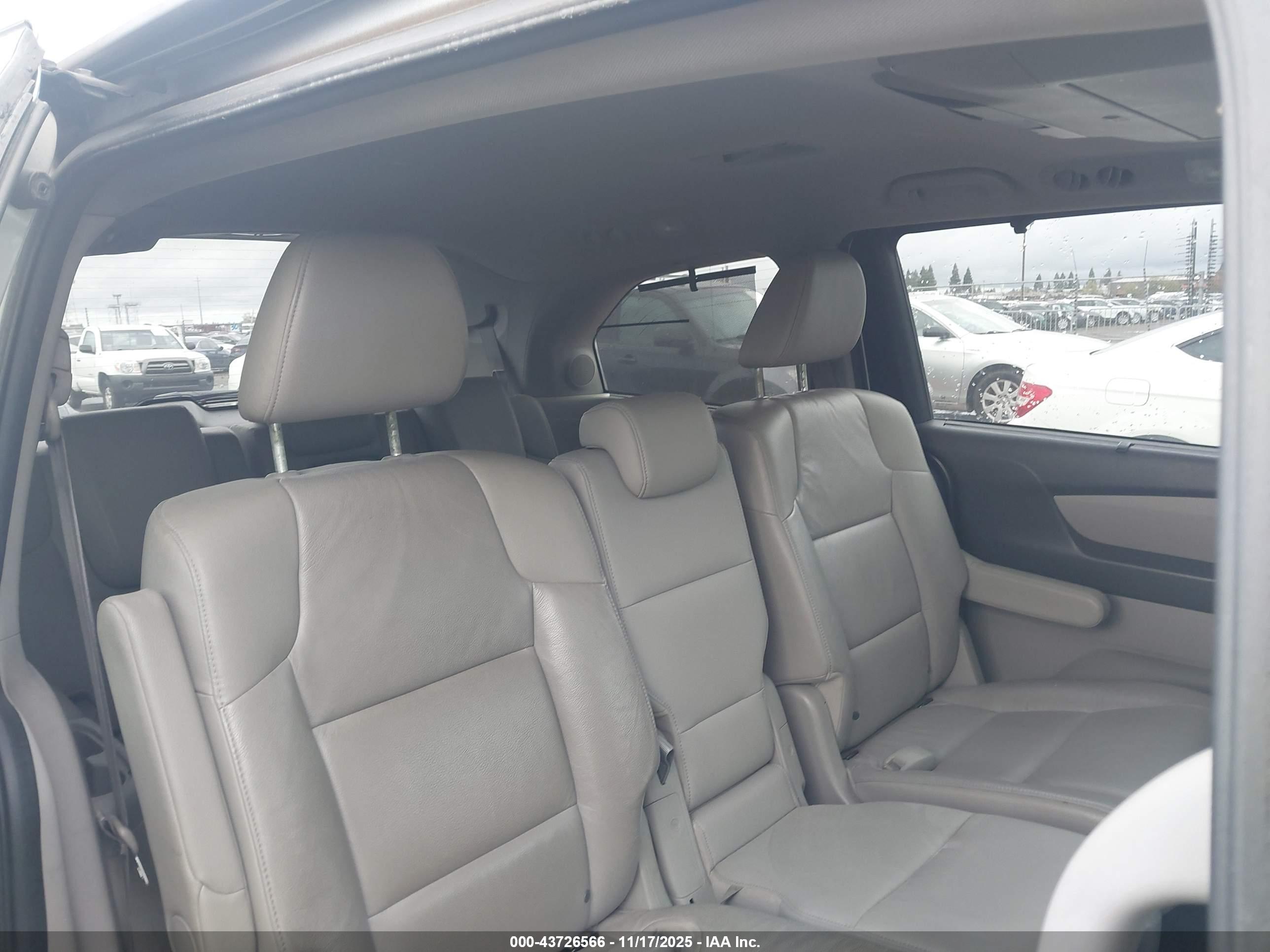 HONDA ODYSSEY image 8