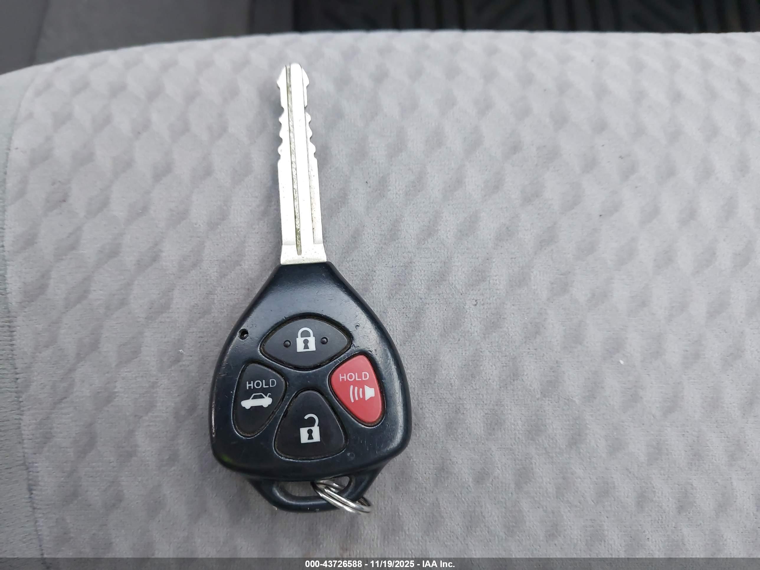 TOYOTA CAMRY image 11