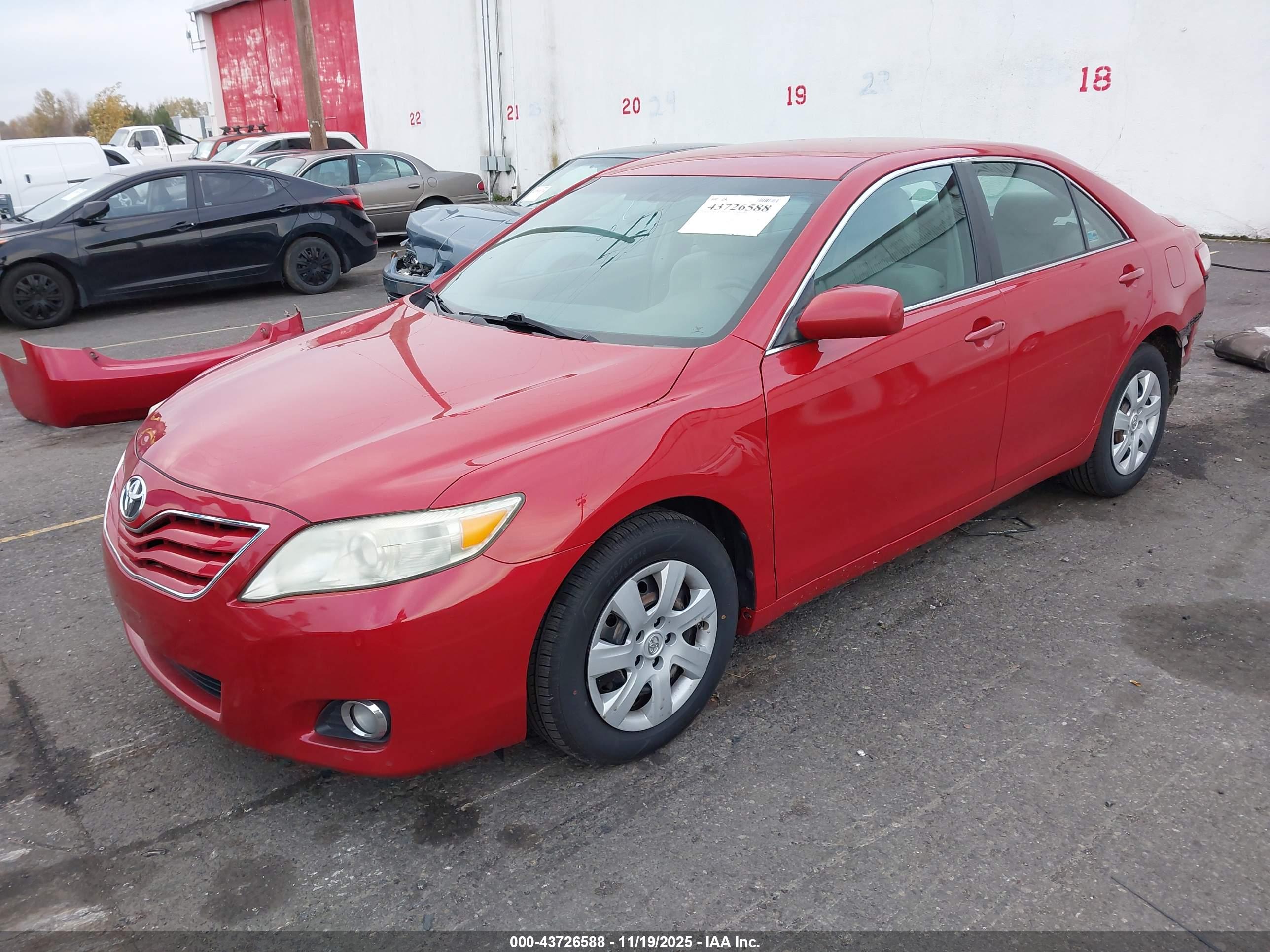 TOYOTA CAMRY image 2