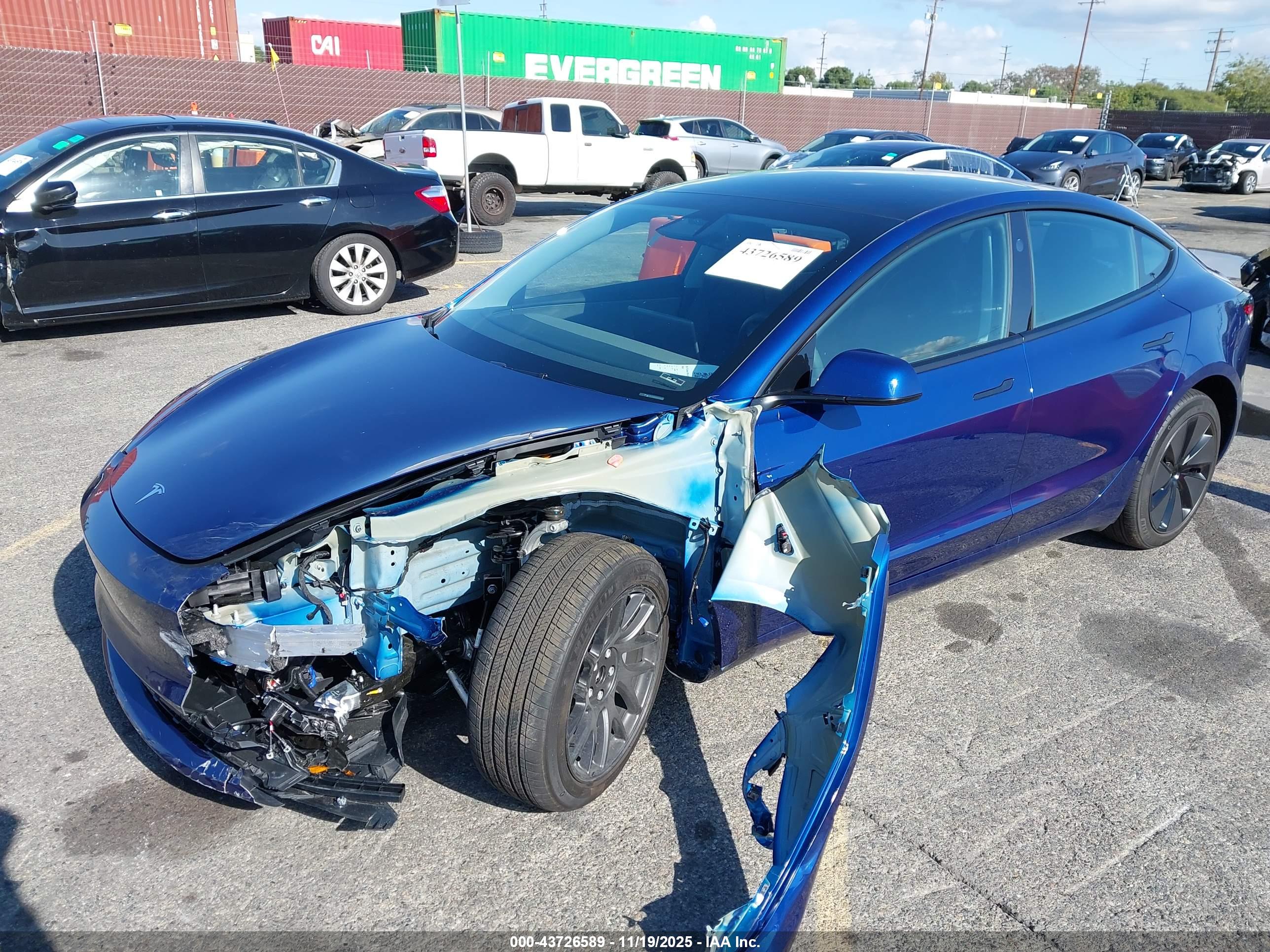 TESLA MODEL image 2