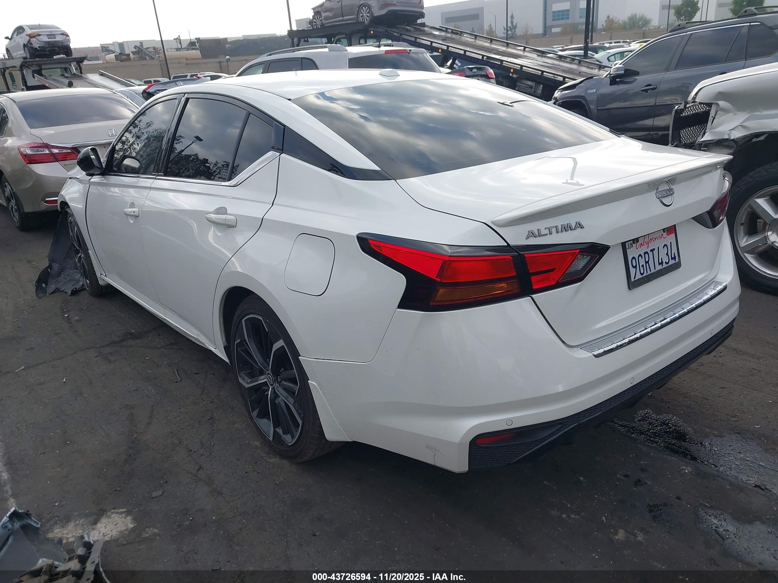 NISSAN ALTIMA image 3
