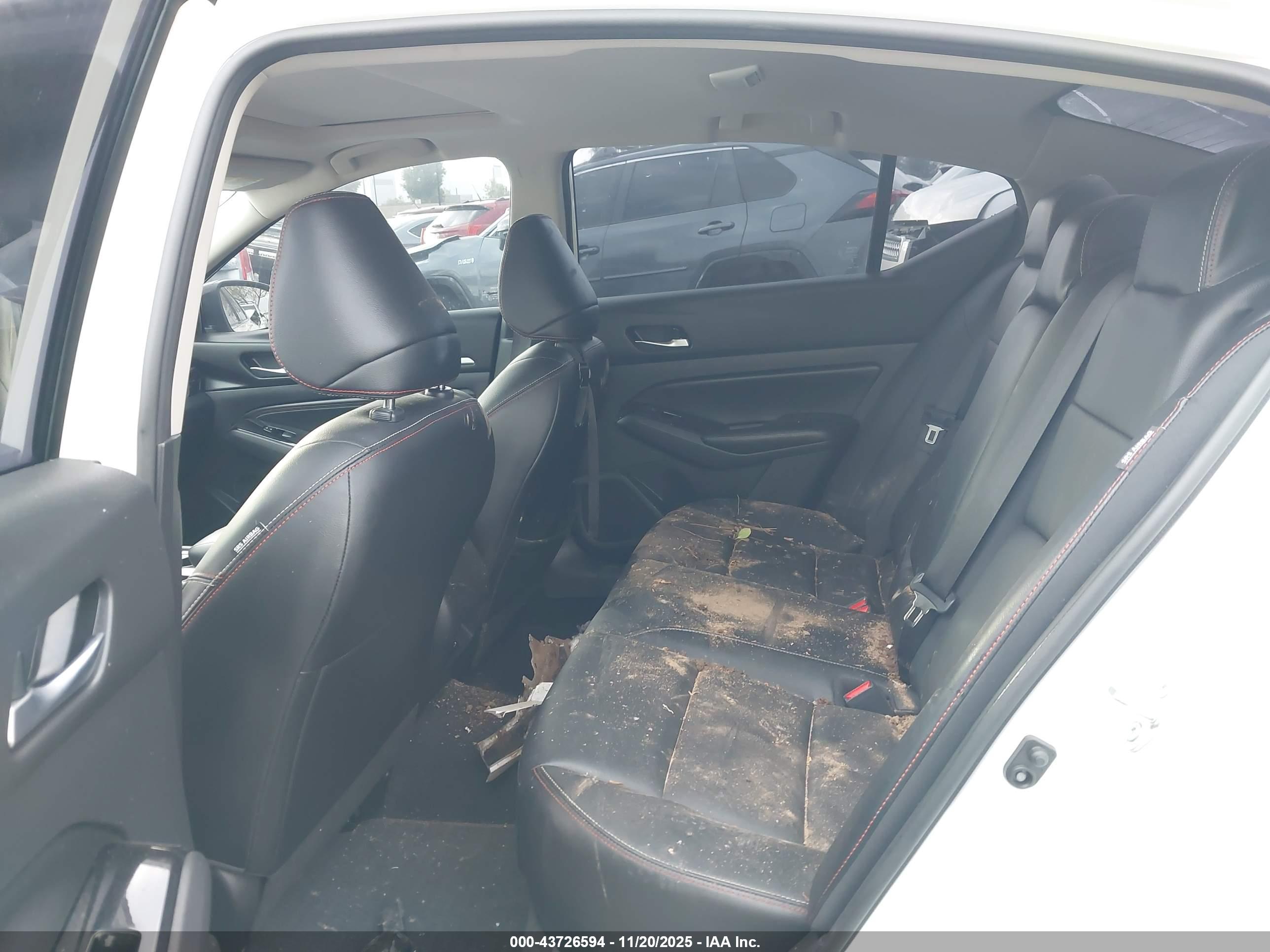 NISSAN ALTIMA image 8