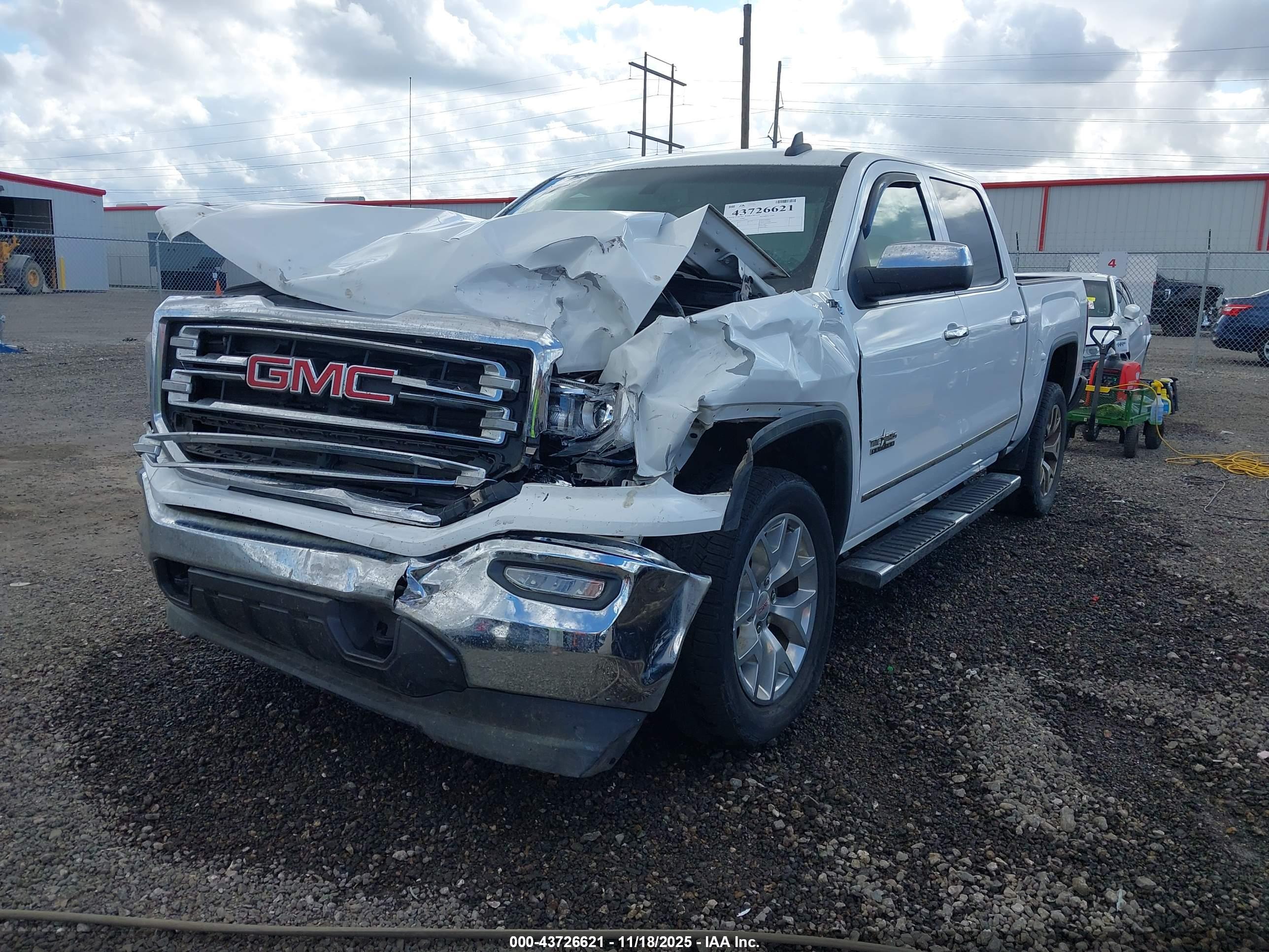 GMC SIERRA image 2