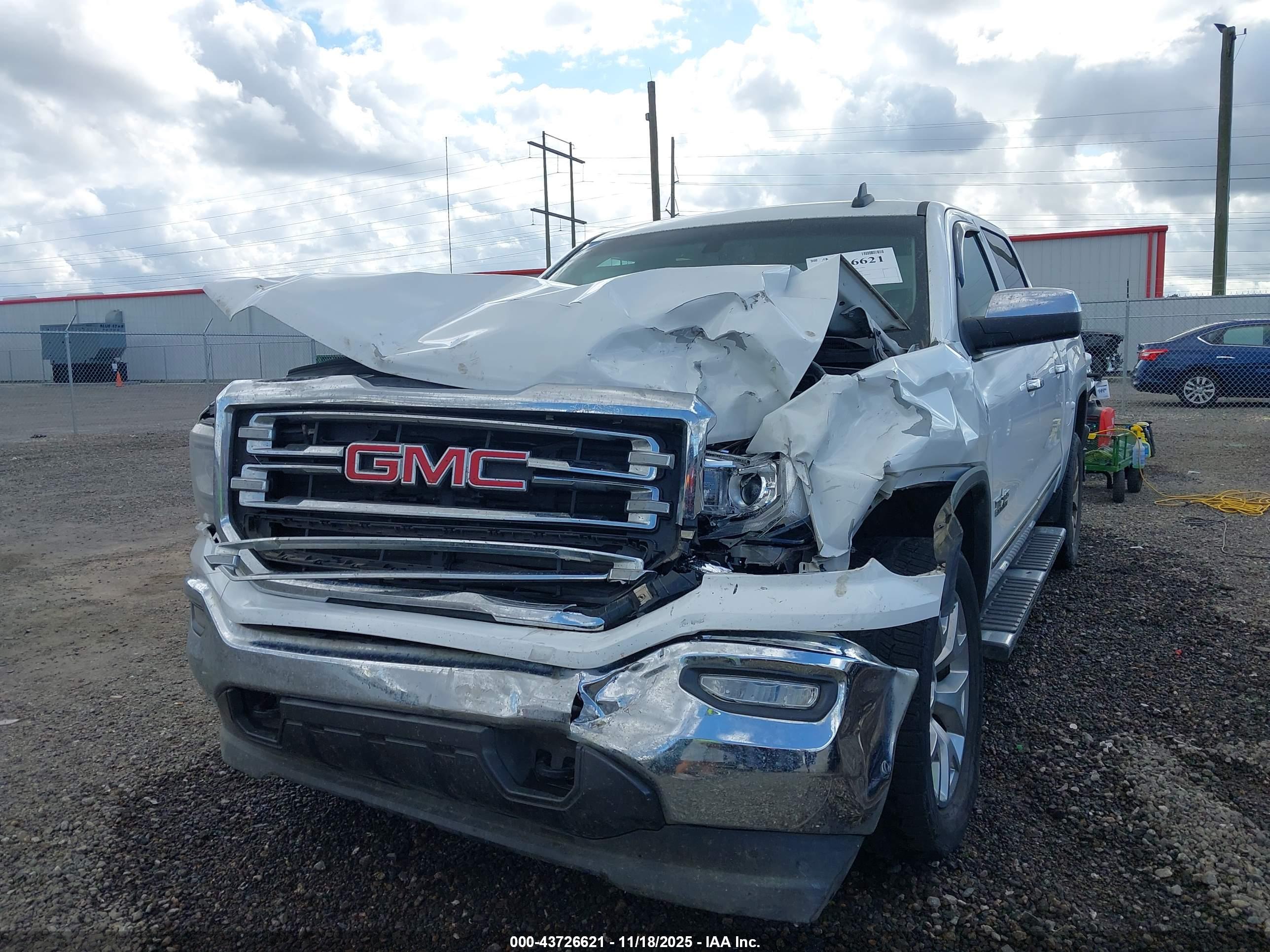GMC SIERRA image 6