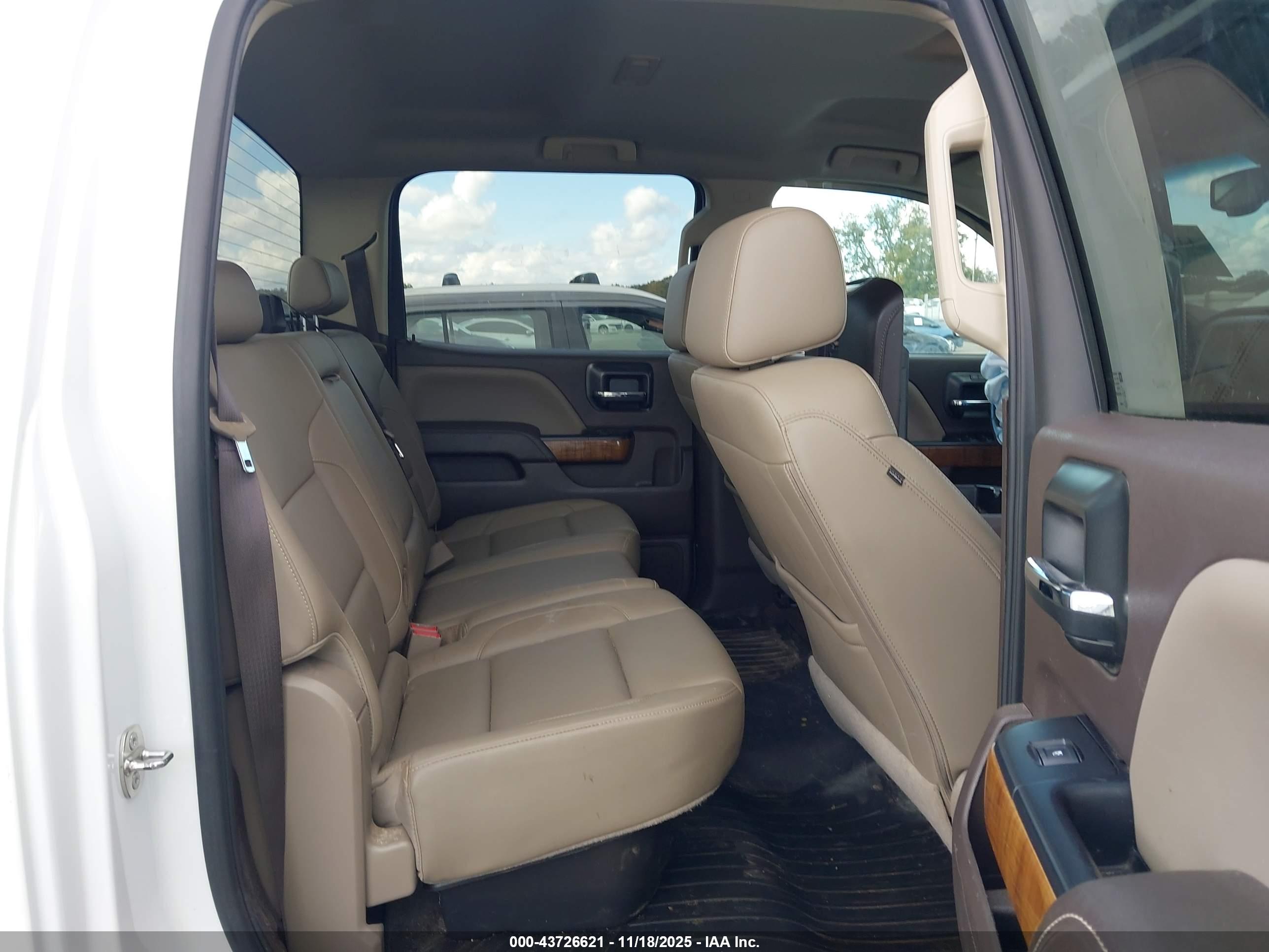 GMC SIERRA image 8