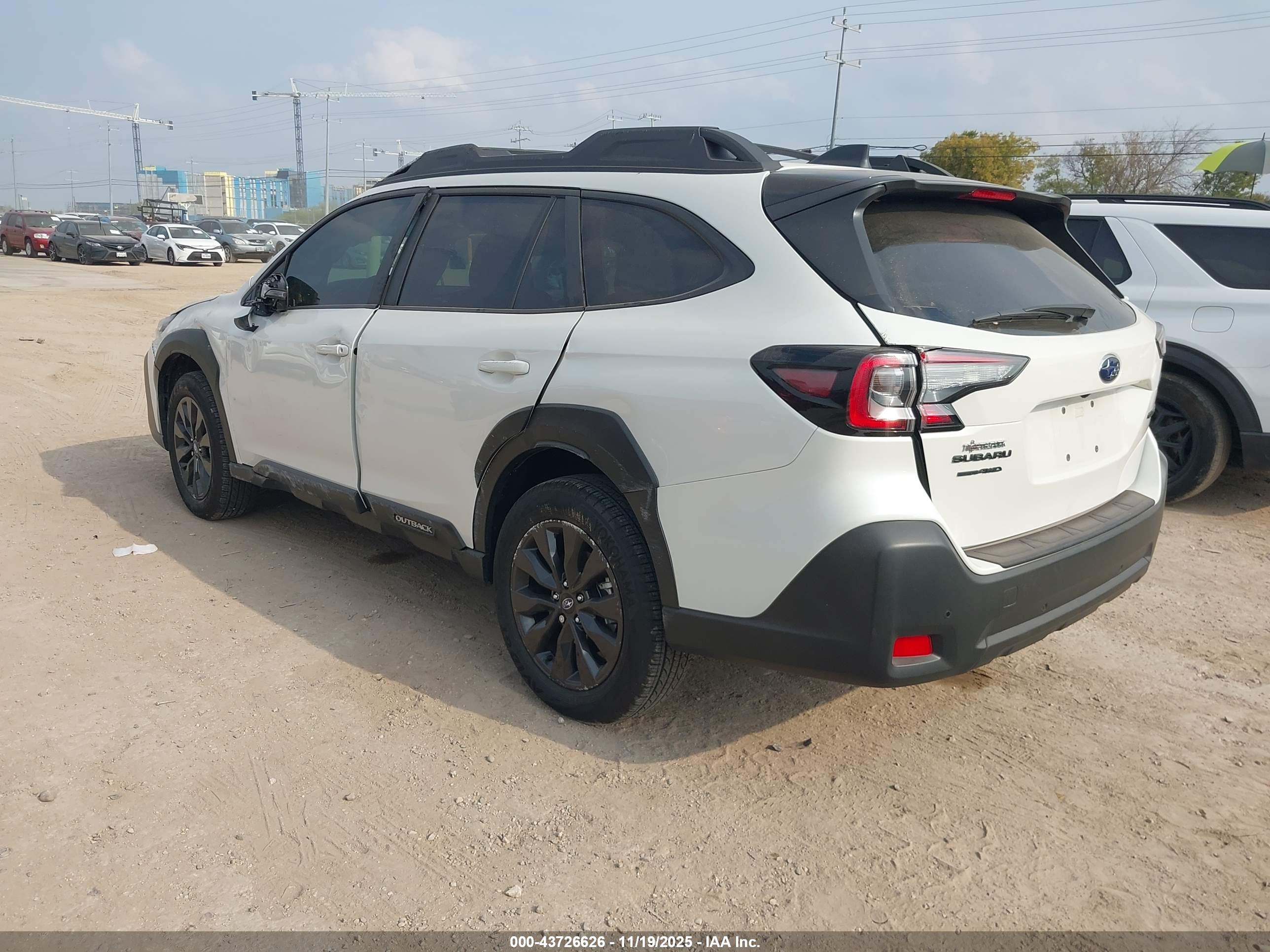 SUBARU OUTBACK image 3