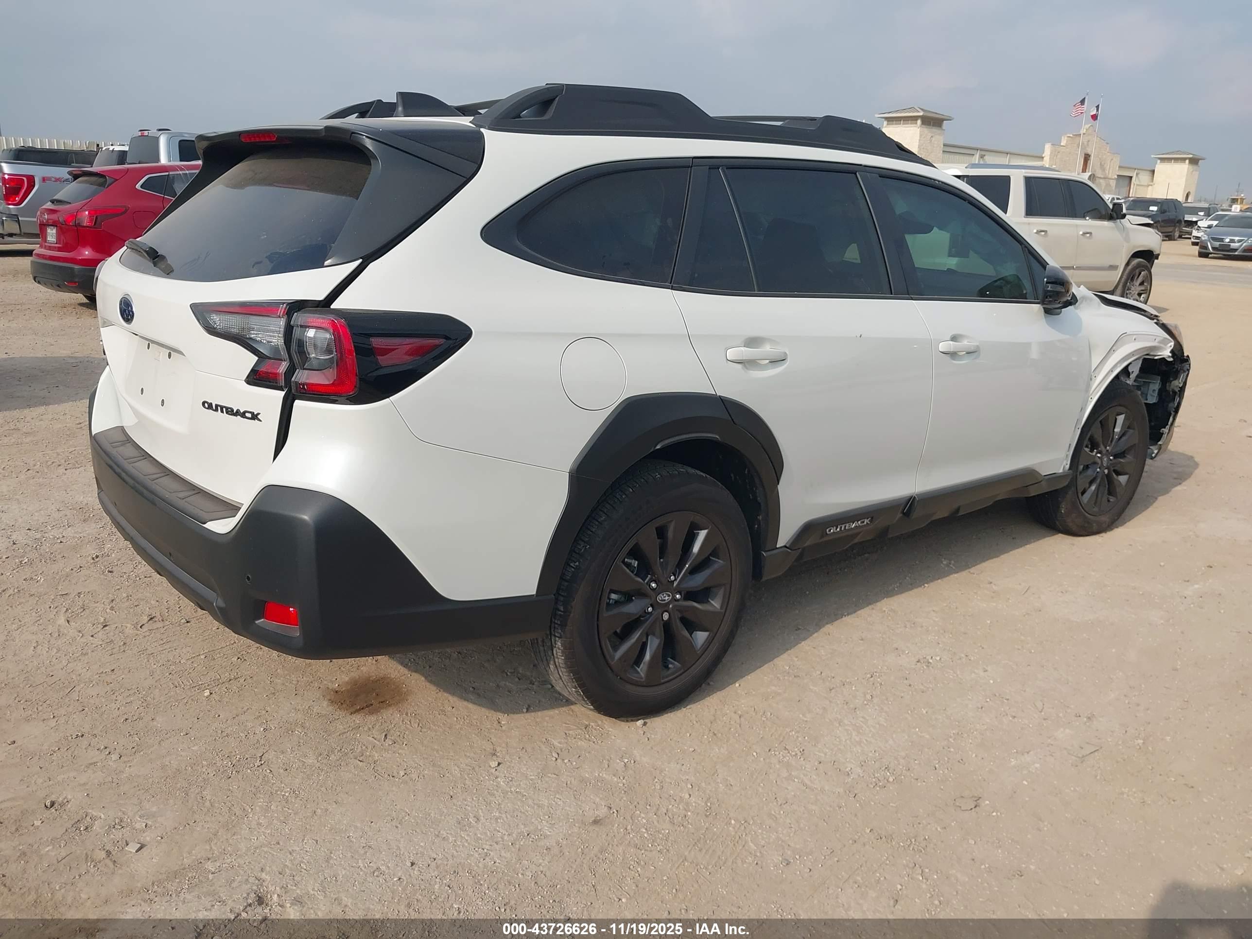 SUBARU OUTBACK image 4