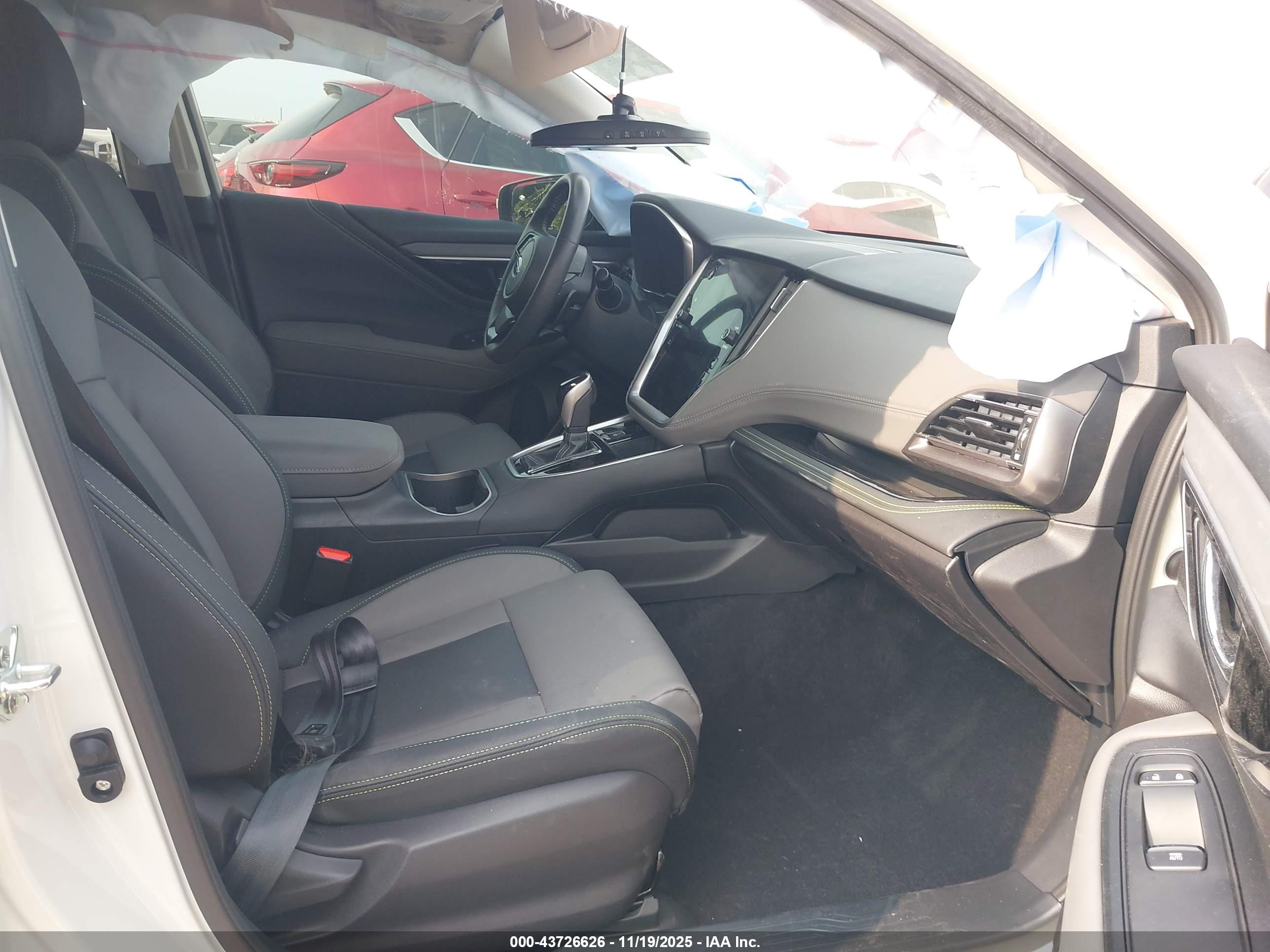 SUBARU OUTBACK image 5