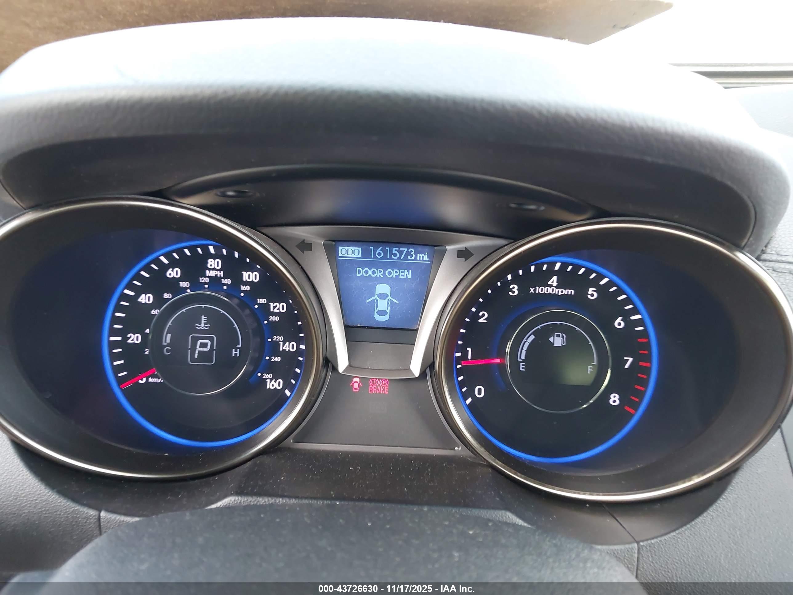 HYUNDAI GENESIS image 7