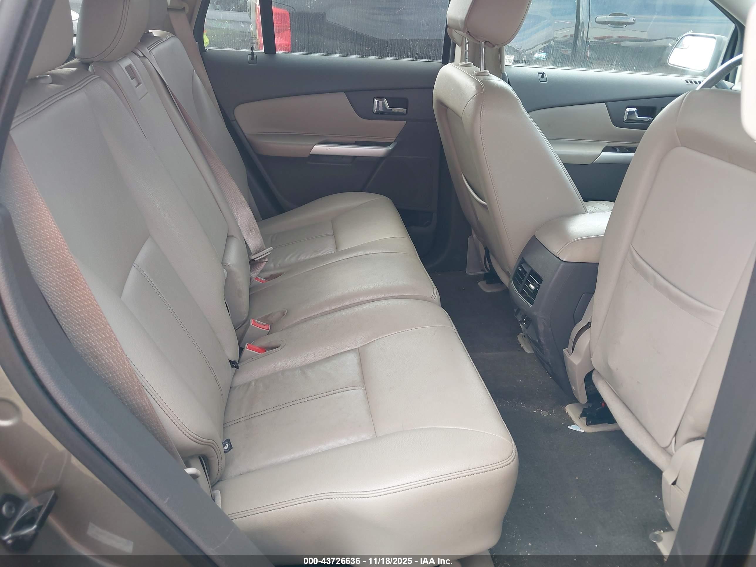FORD EDGE image 8