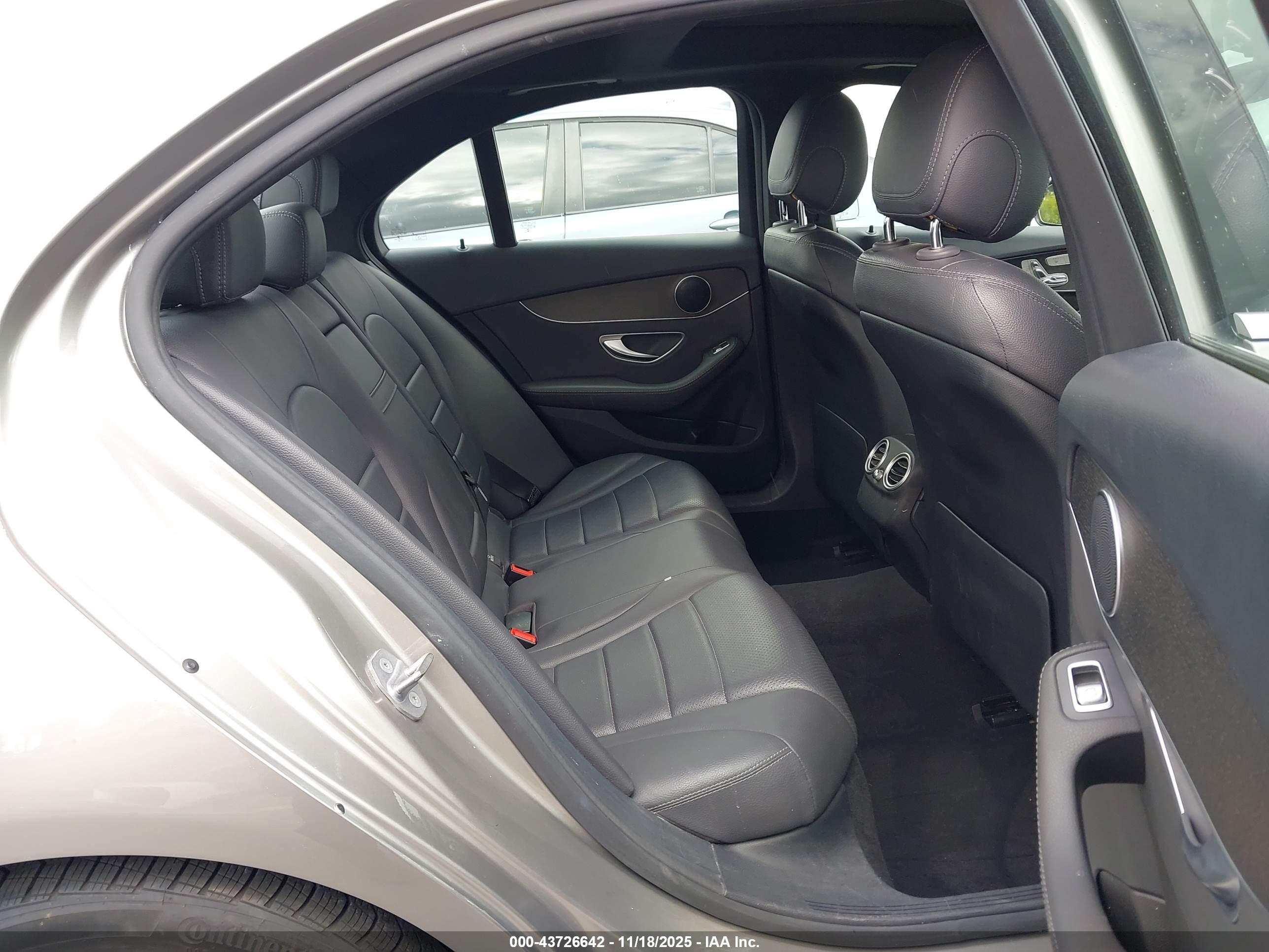 MERCEDES-BENZ C image 8