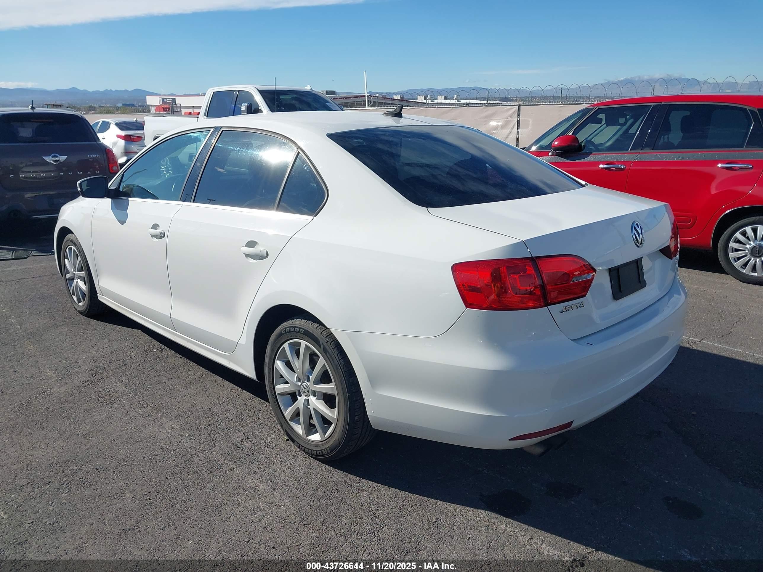 VOLKSWAGEN JETTA image 3