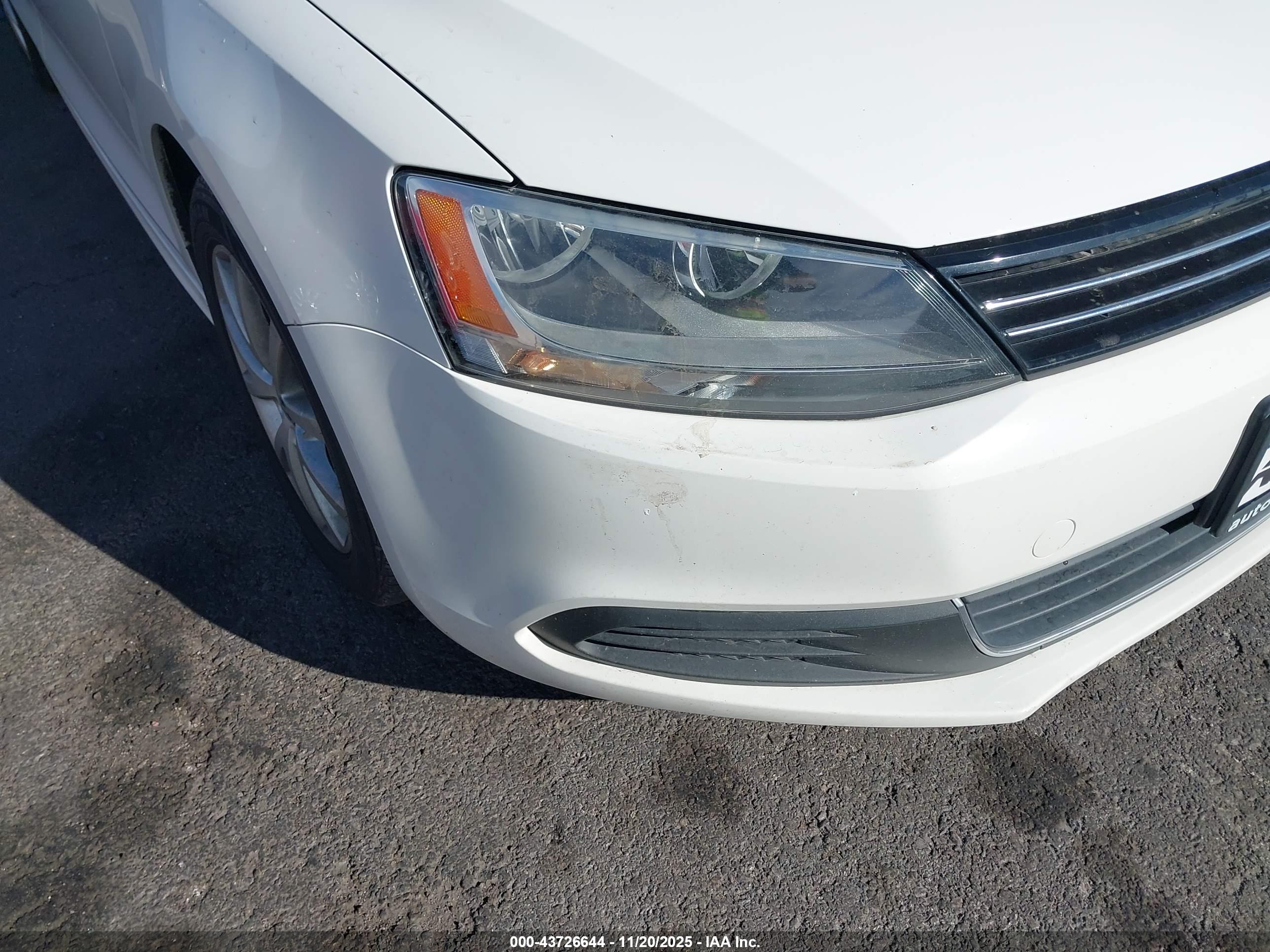 VOLKSWAGEN JETTA image 6