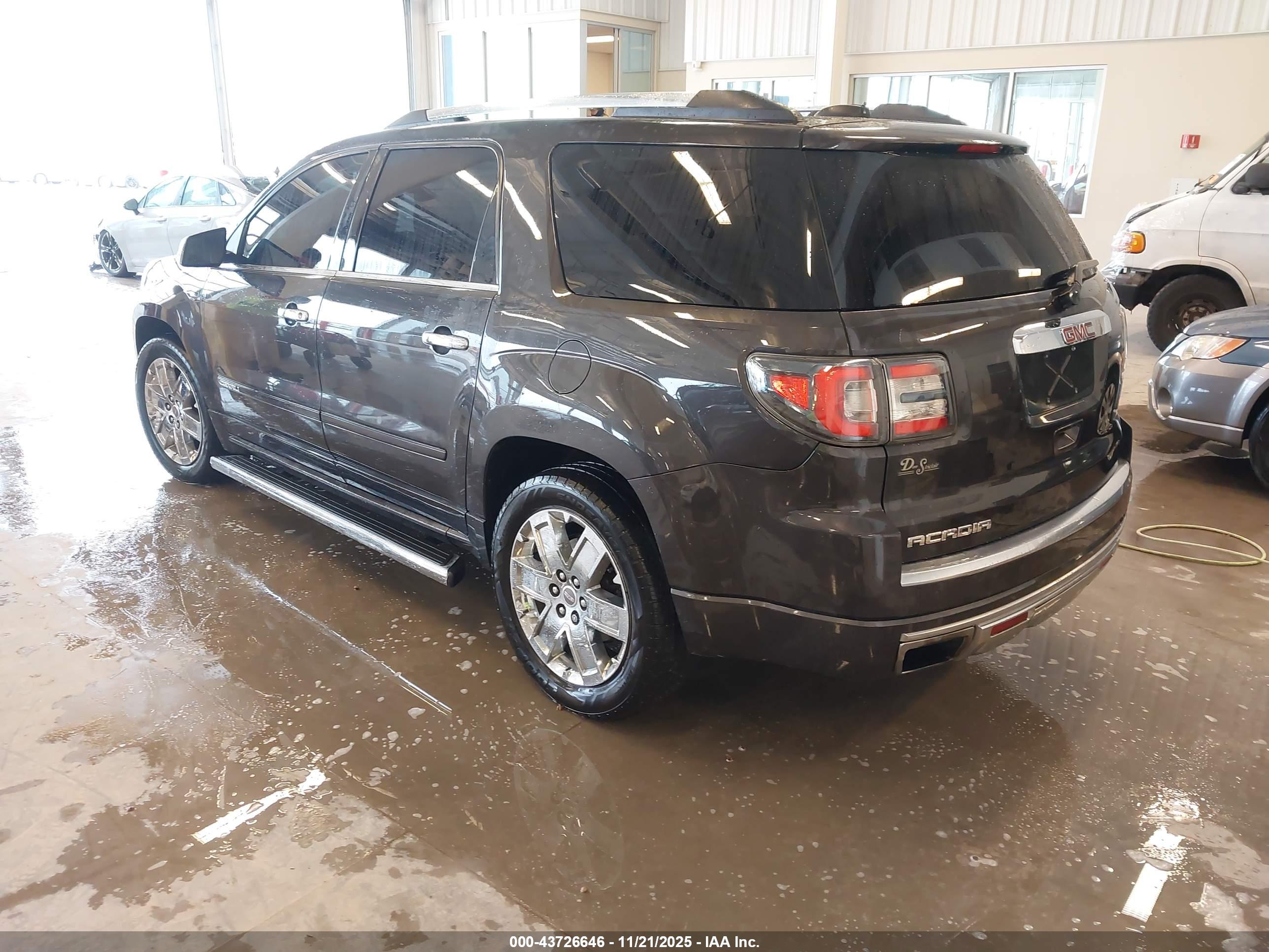 GMC ACADIA image 3