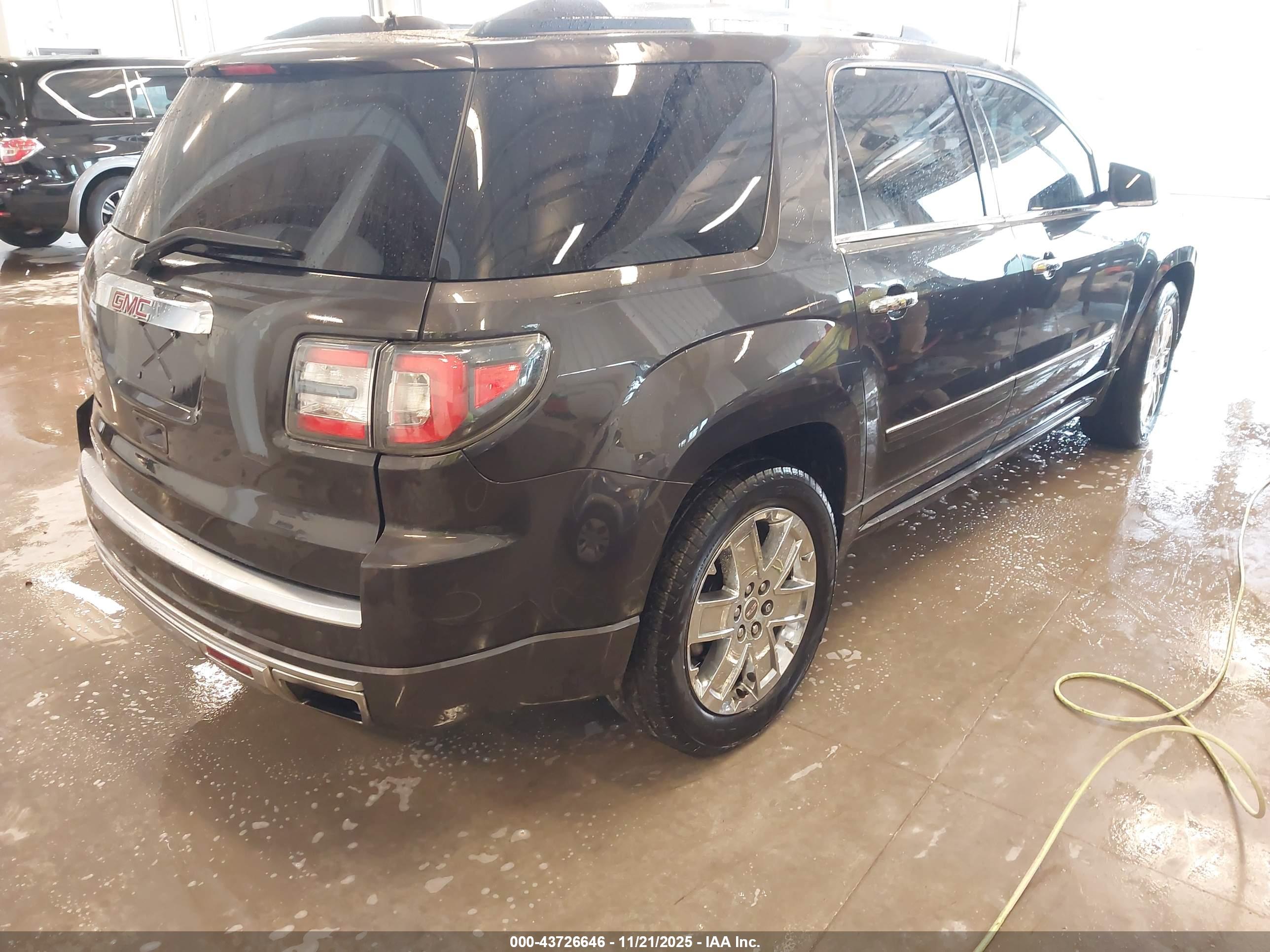 GMC ACADIA image 4