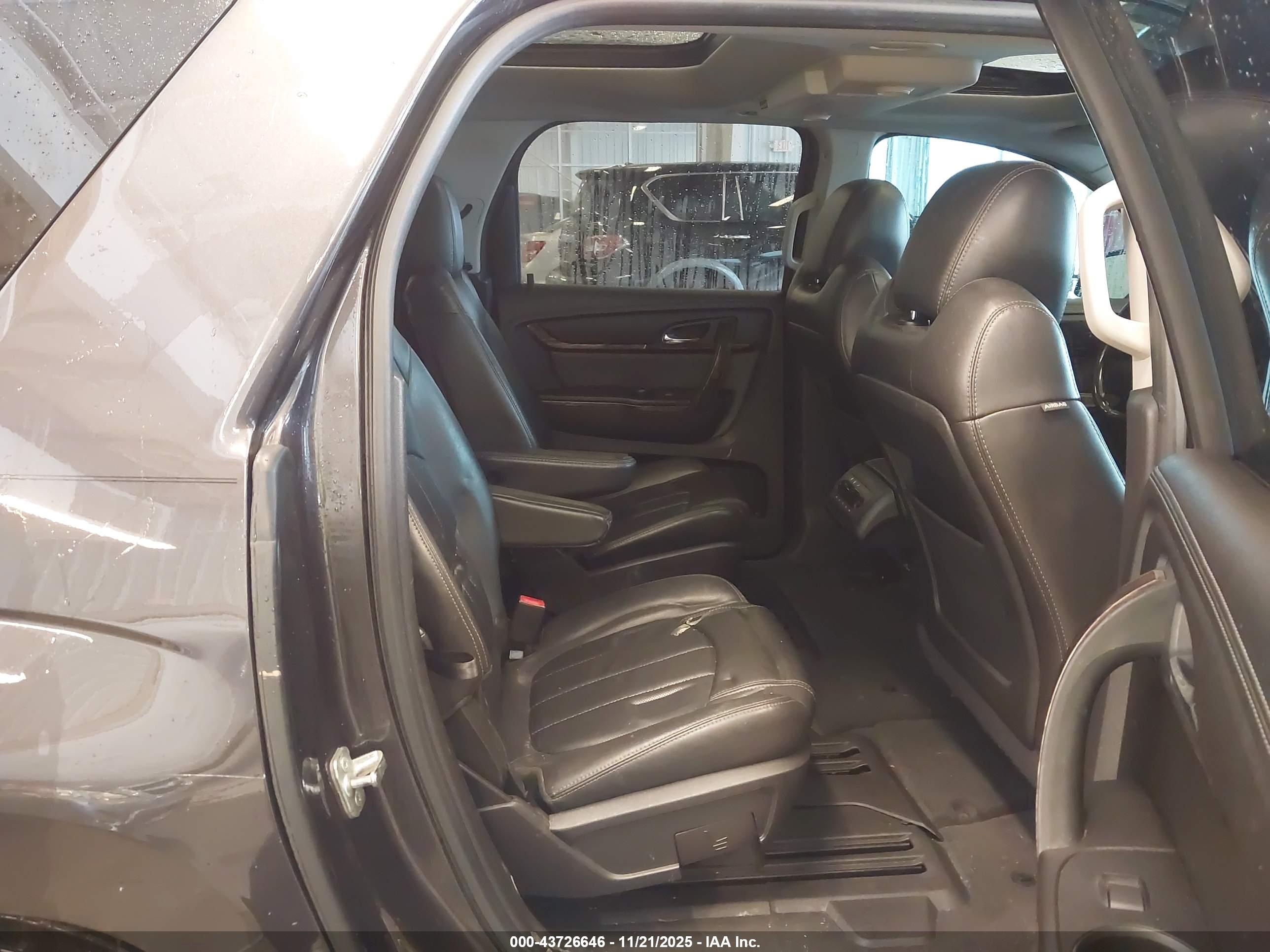 GMC ACADIA image 8
