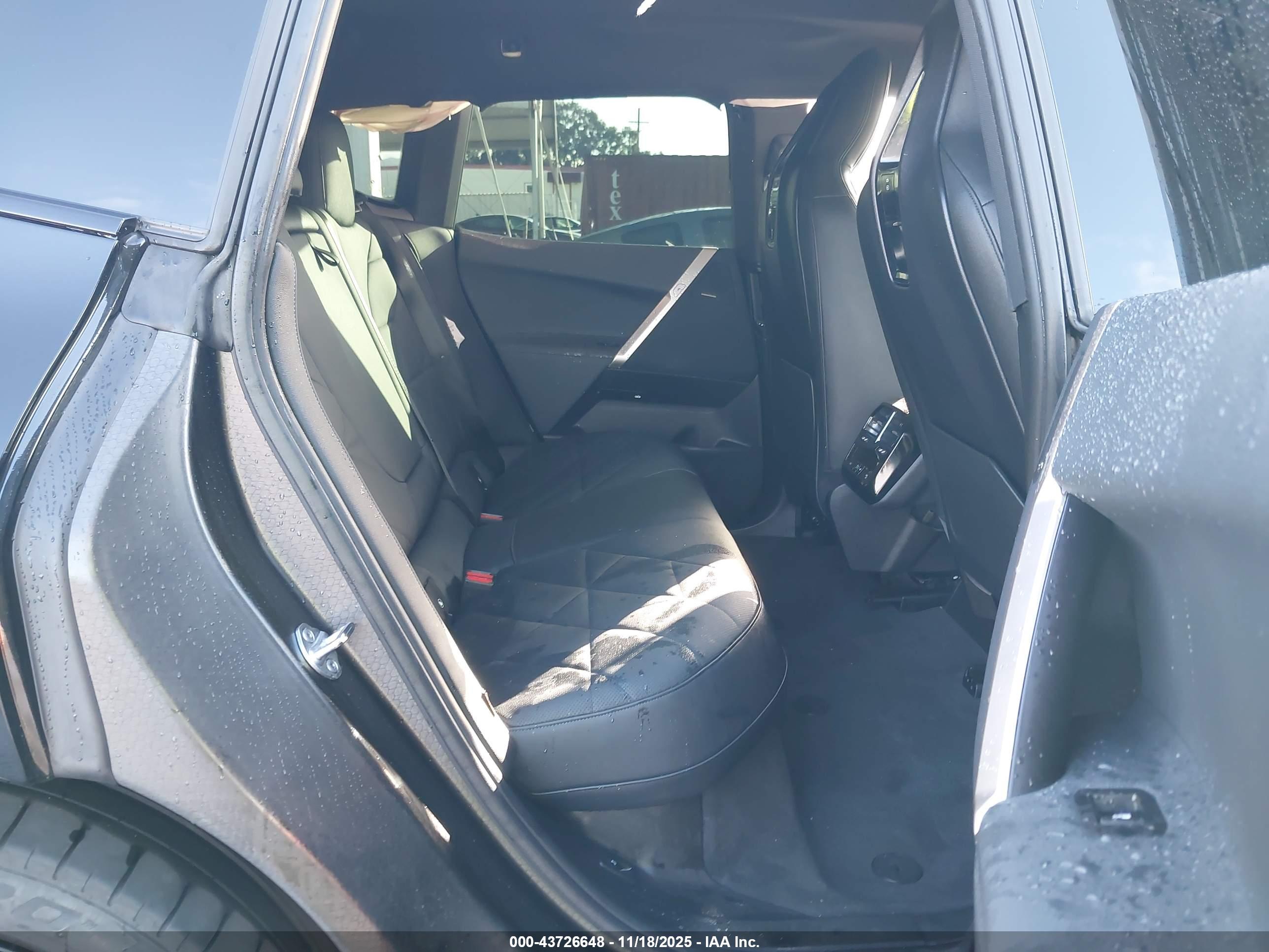 BMW IX image 8