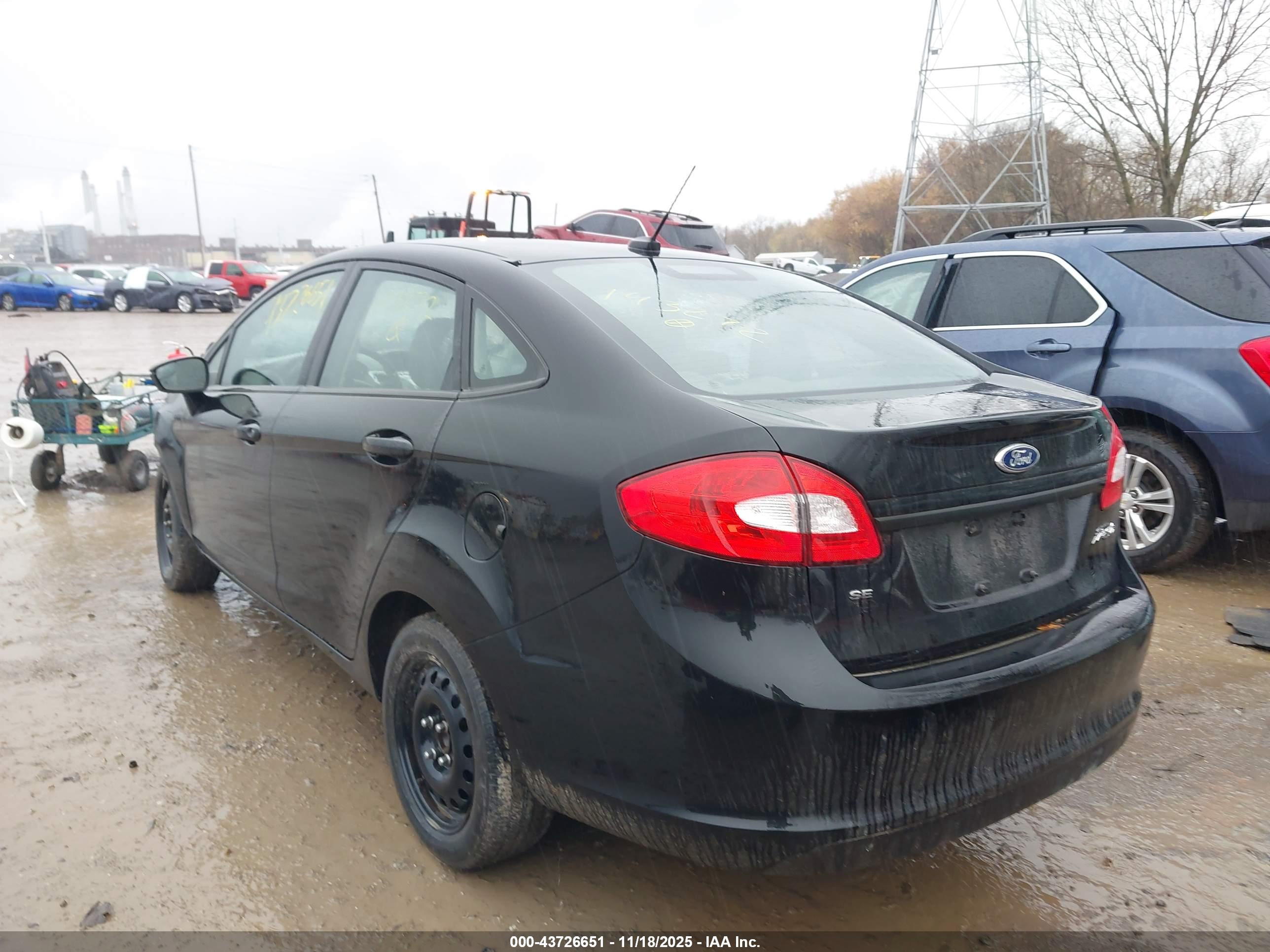 FORD FIESTA image 3