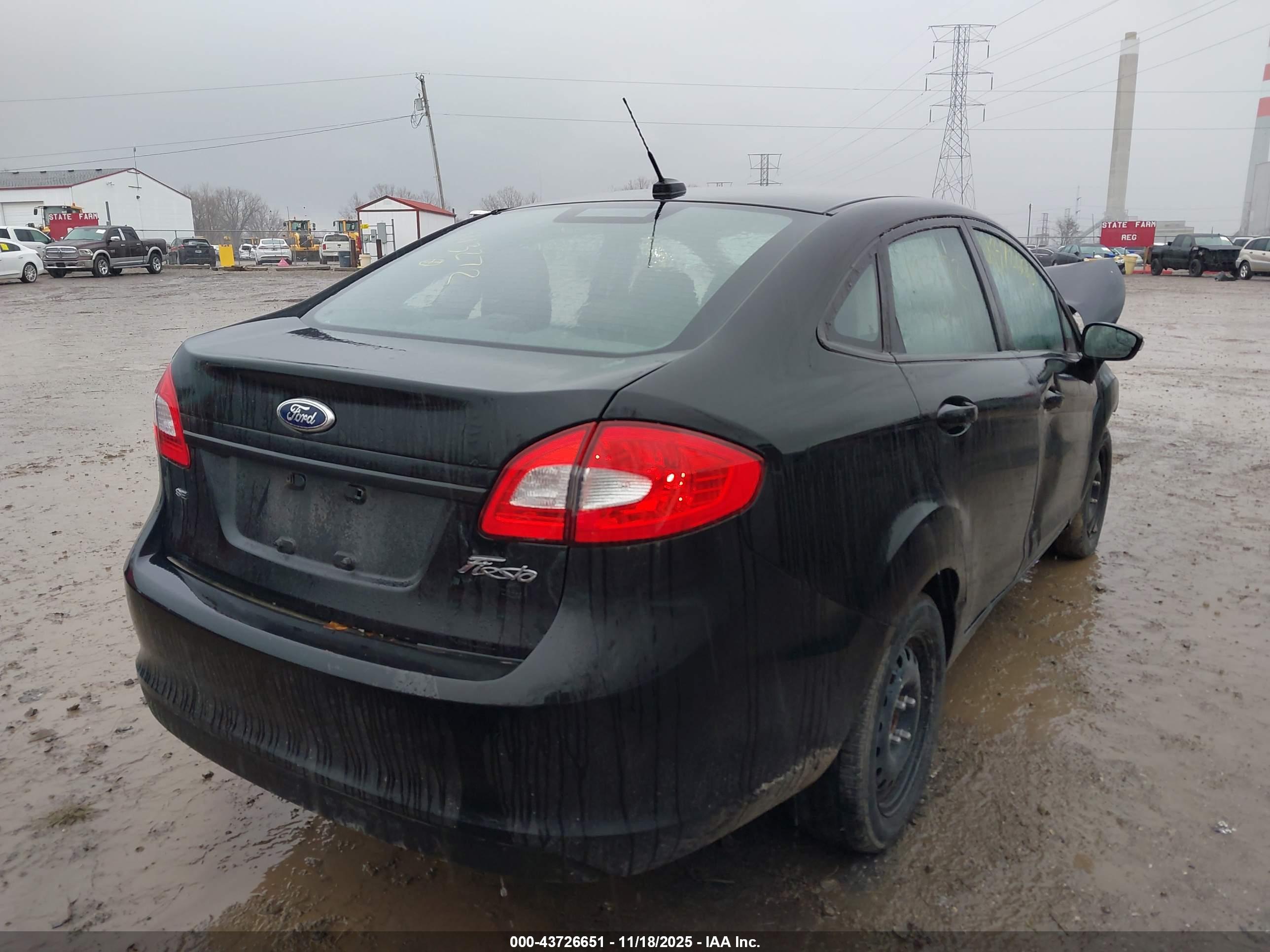 FORD FIESTA image 4