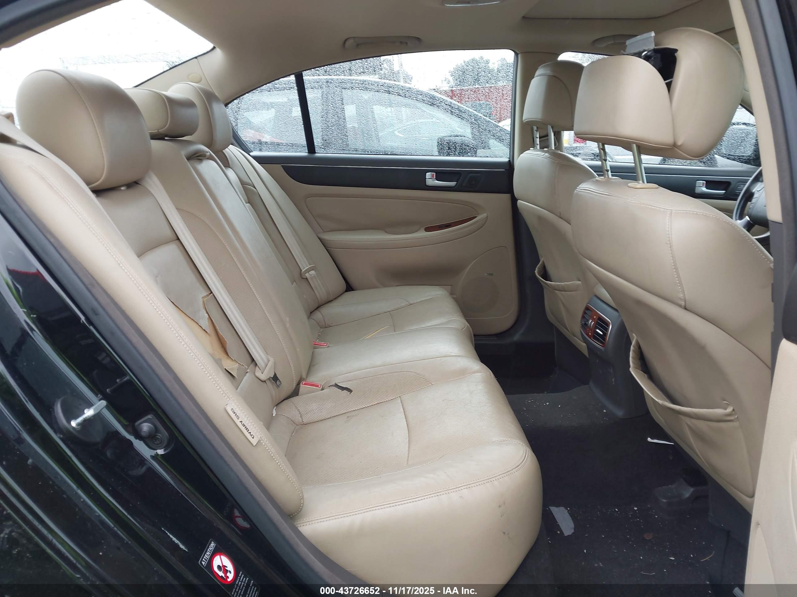 HYUNDAI GENESIS image 8