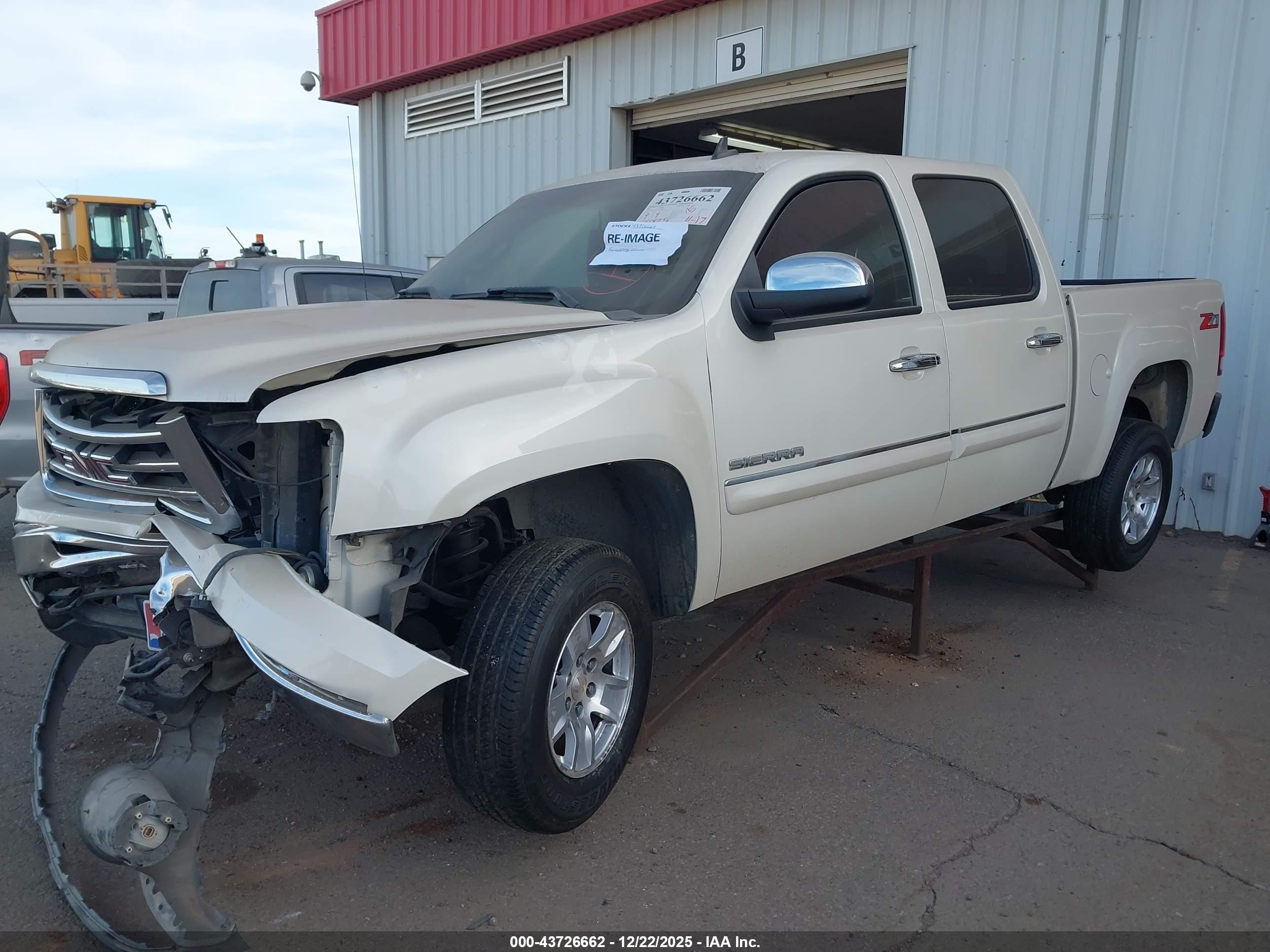 GMC SIERRA image 2