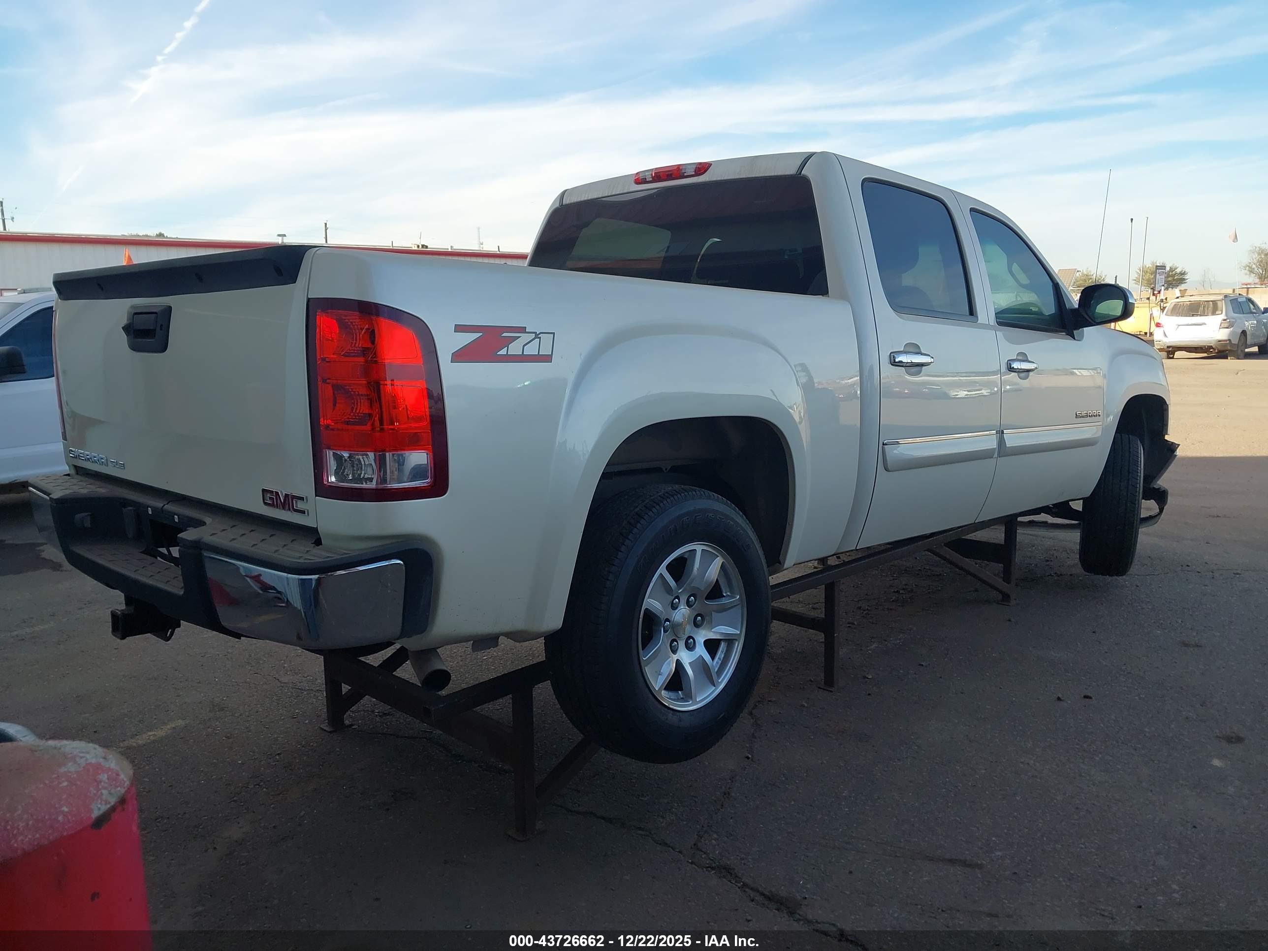 GMC SIERRA image 4