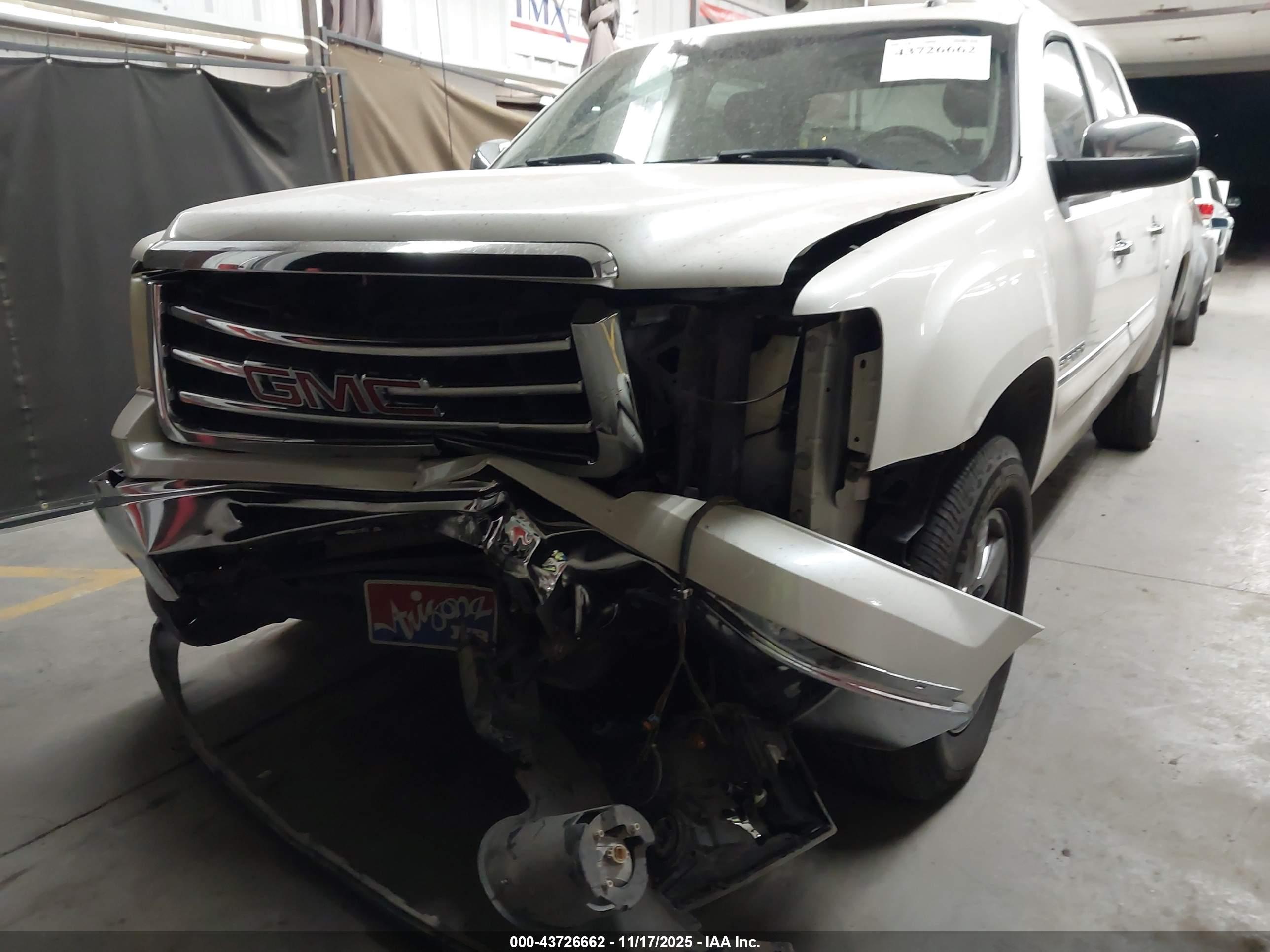 GMC SIERRA image 6