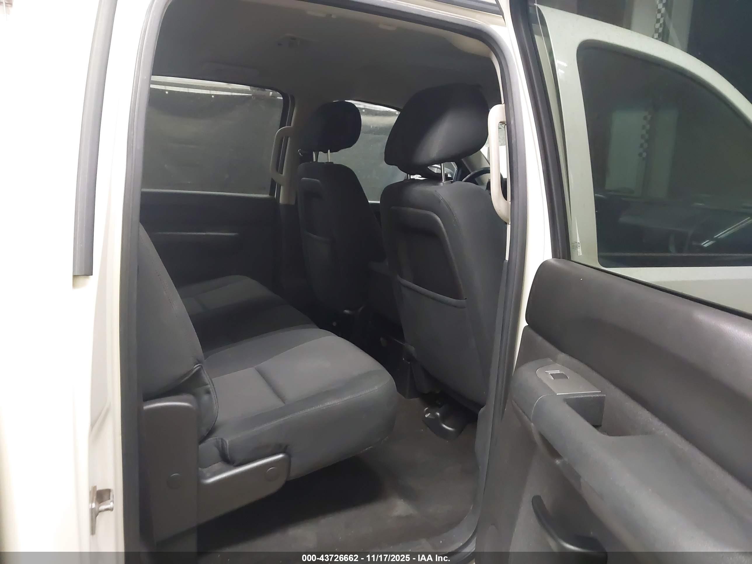GMC SIERRA image 8