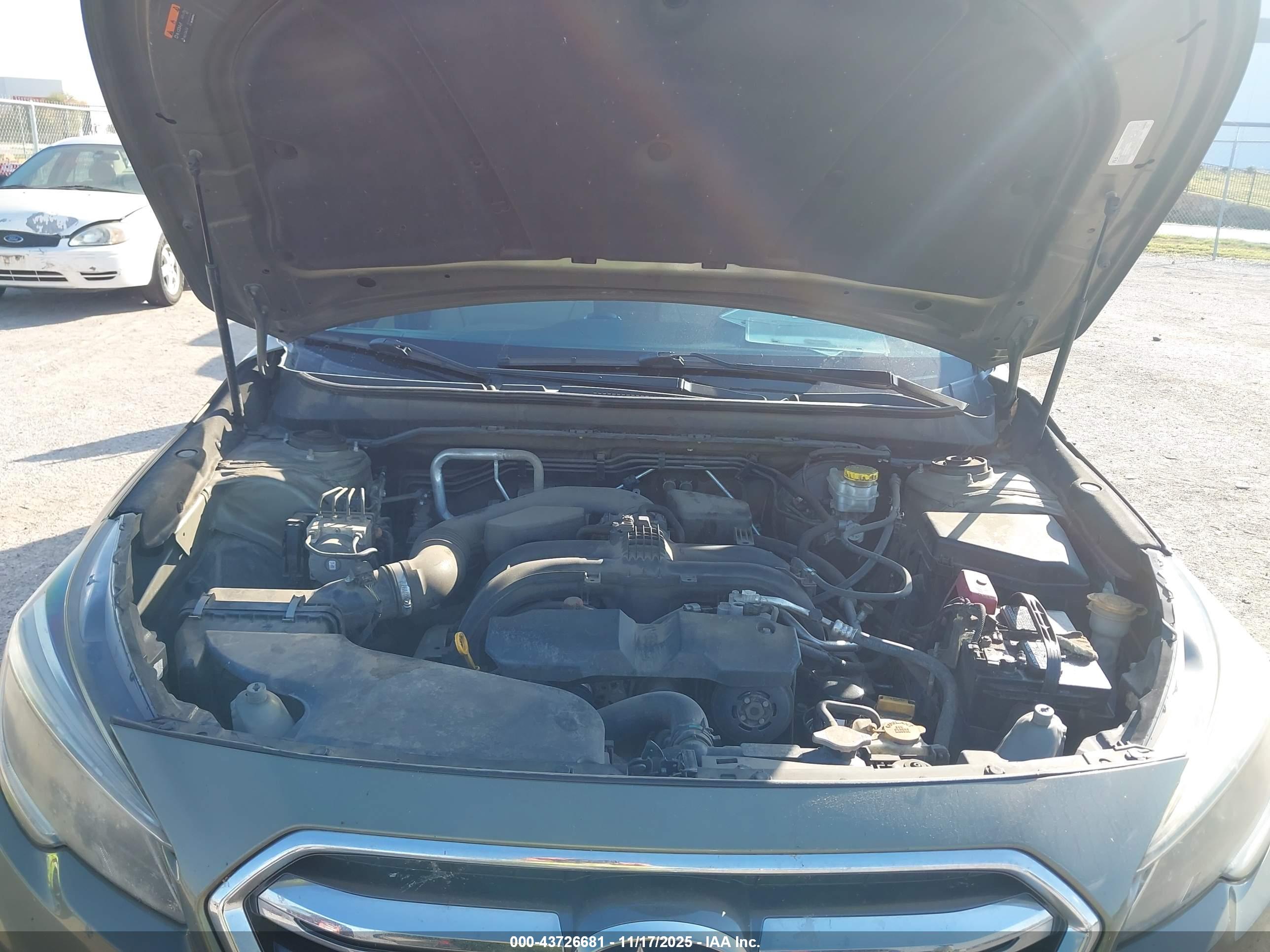 SUBARU OUTBACK image 10