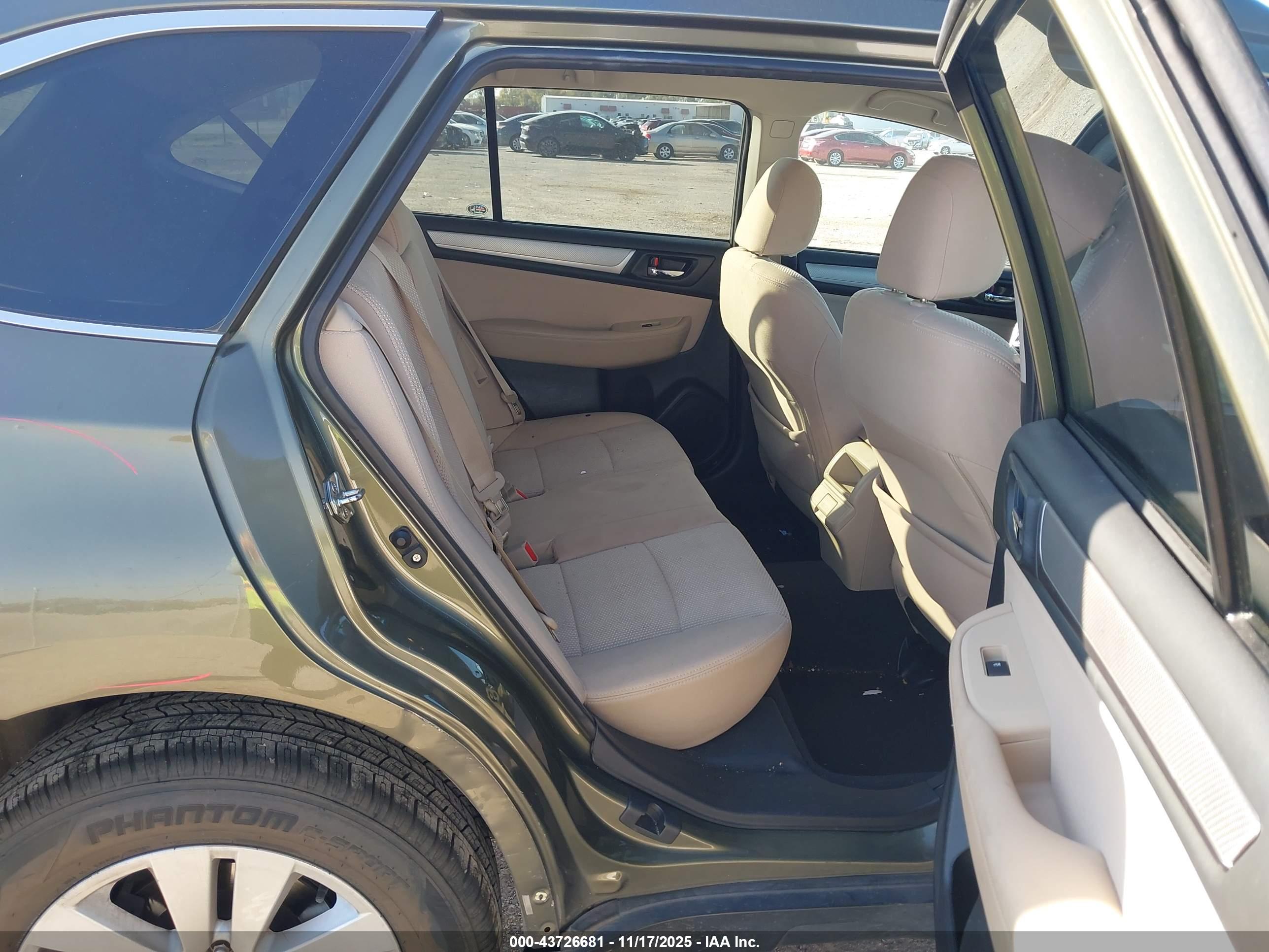 SUBARU OUTBACK image 8
