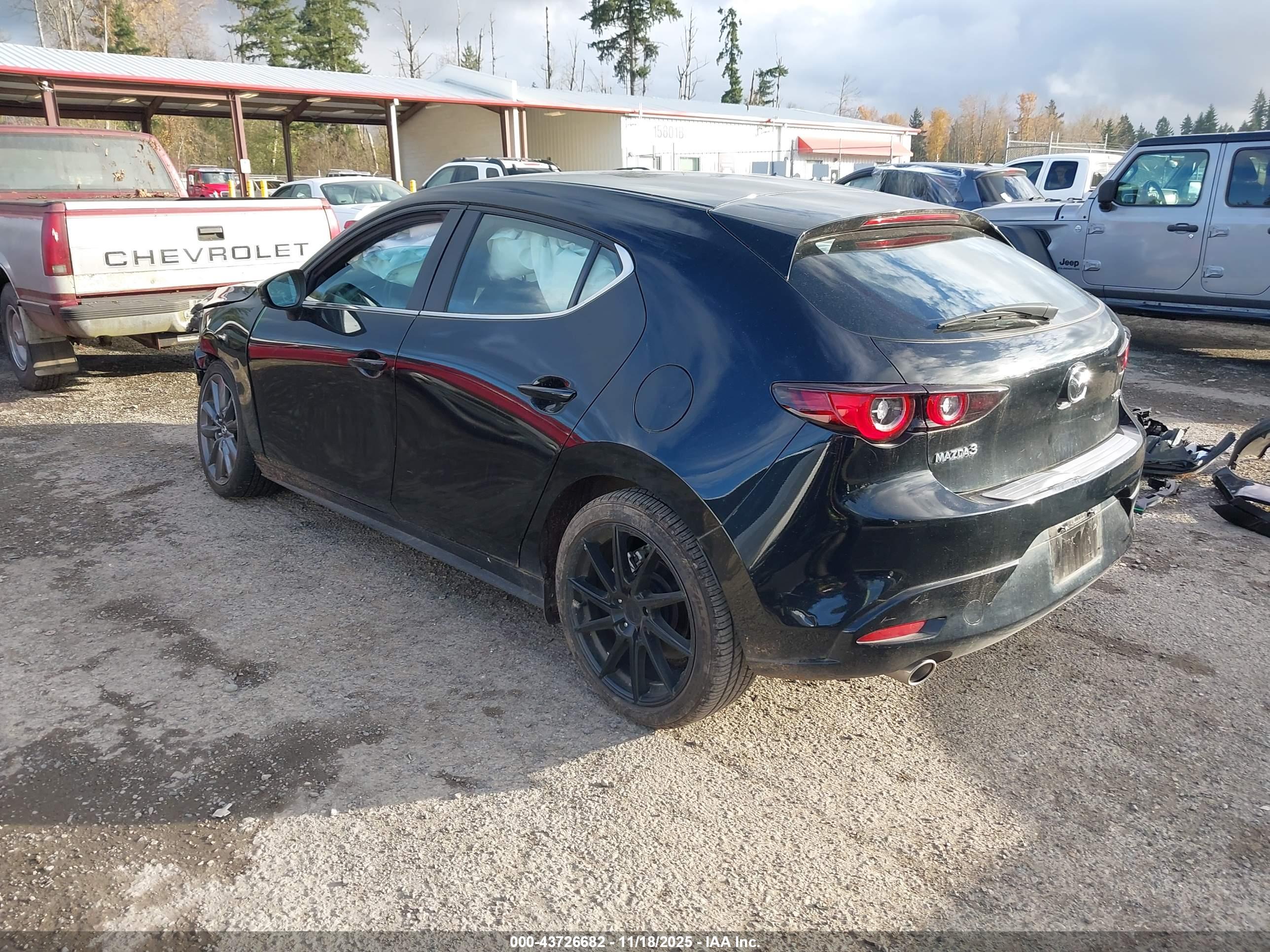 MAZDA MAZDA3 image 3