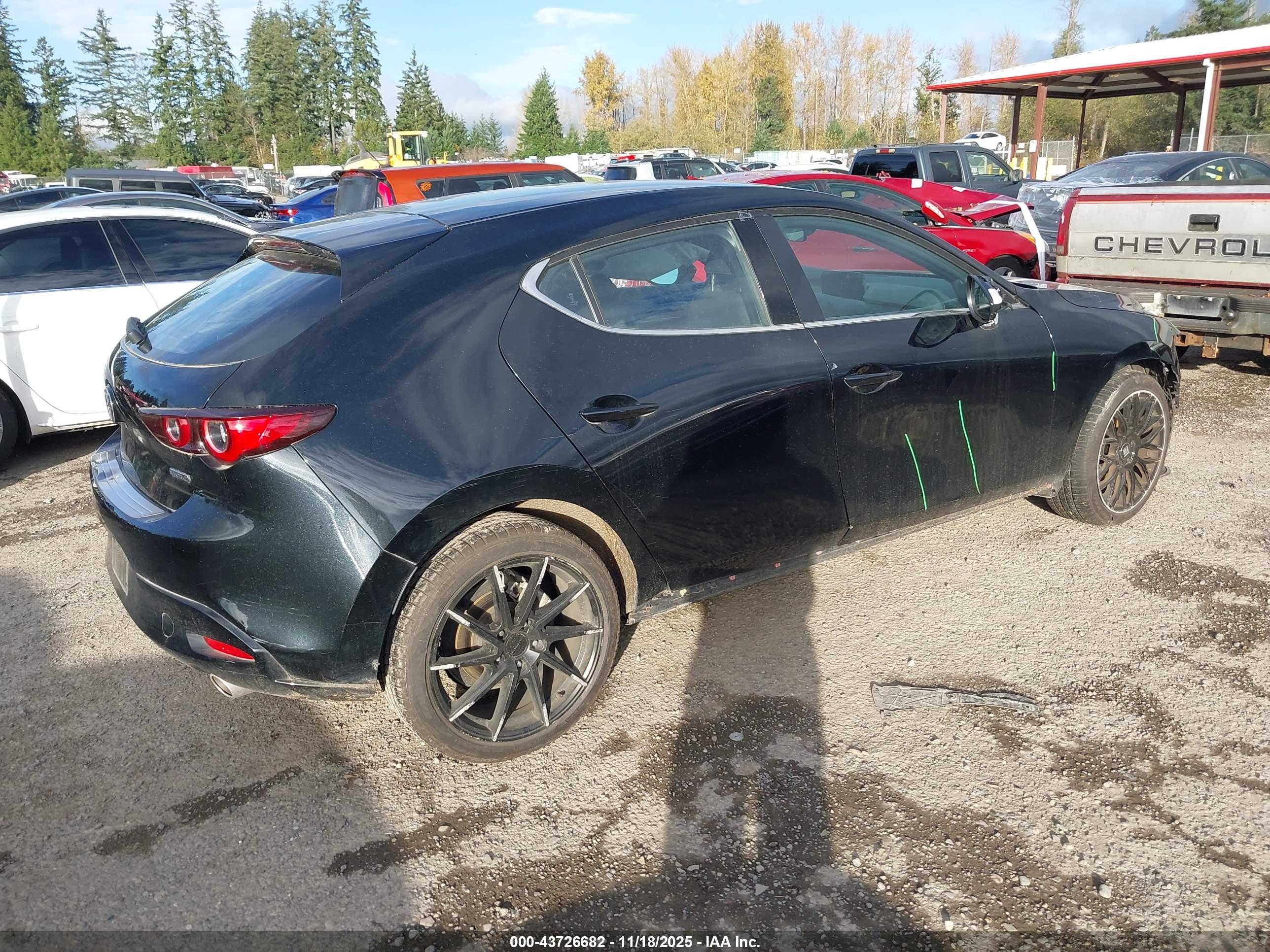 MAZDA MAZDA3 image 4
