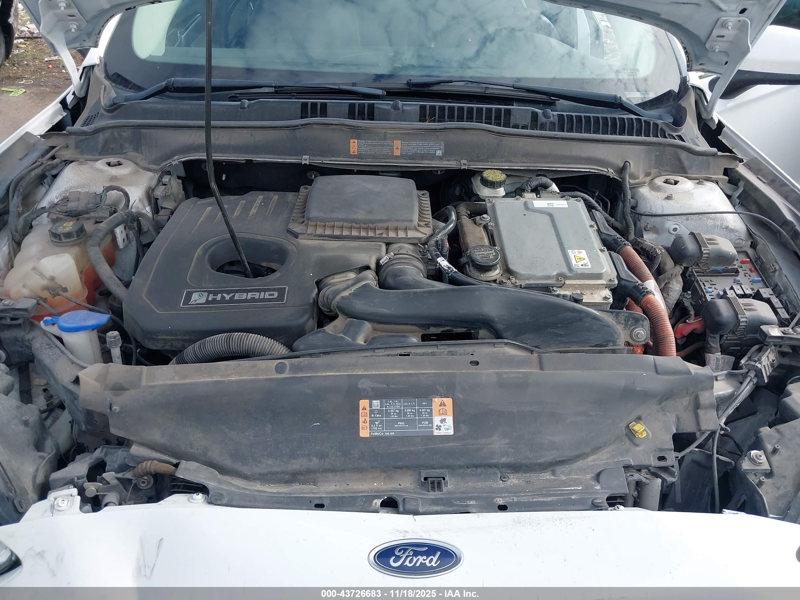 FORD FUSION image 10