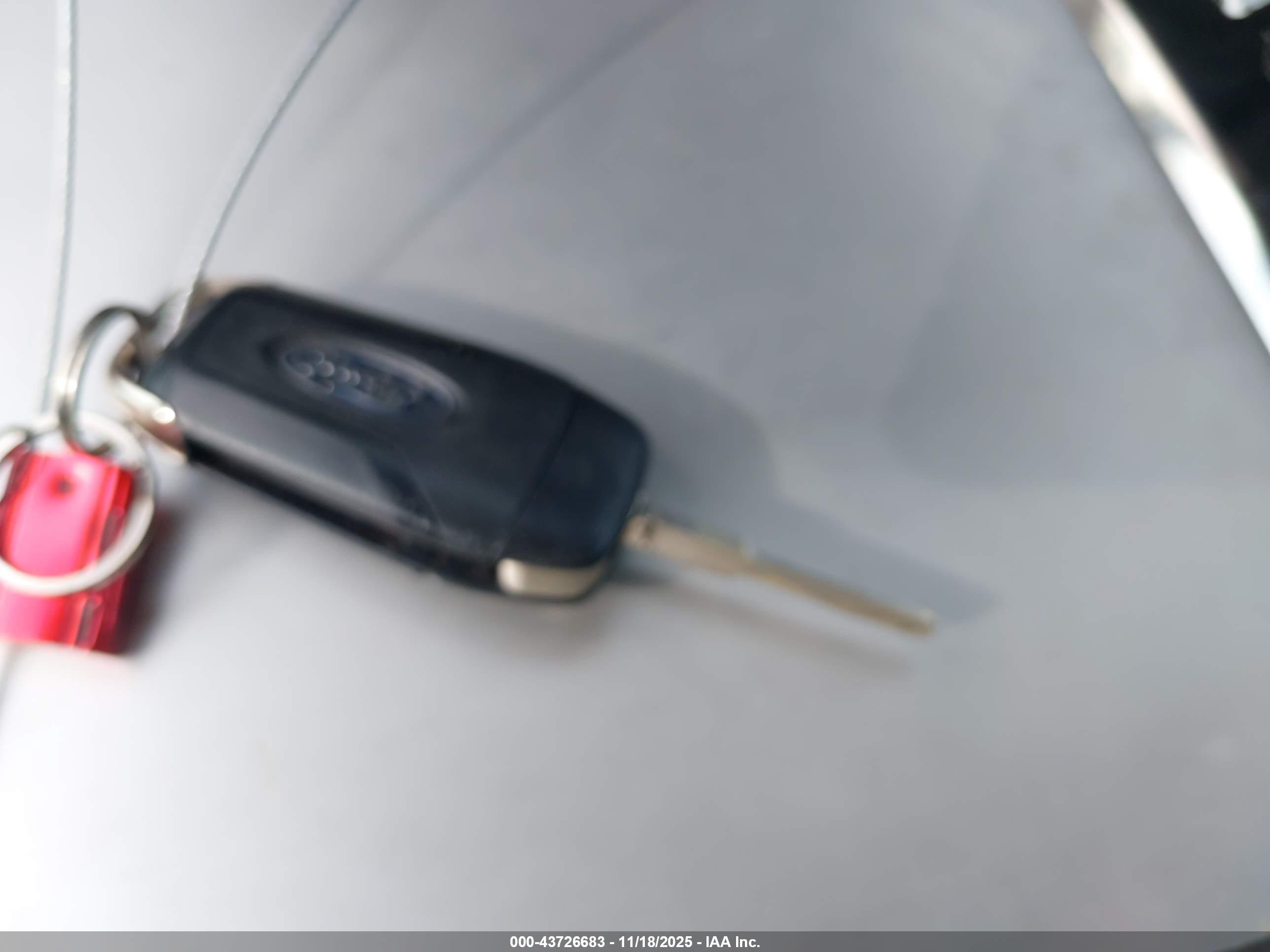 FORD FUSION image 11