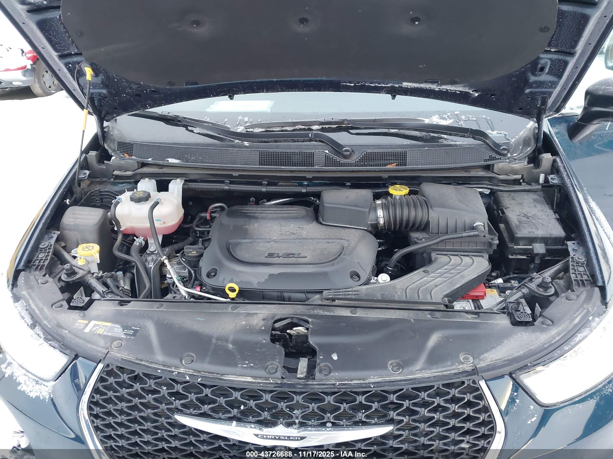 CHRYSLER PACIFICA image 10