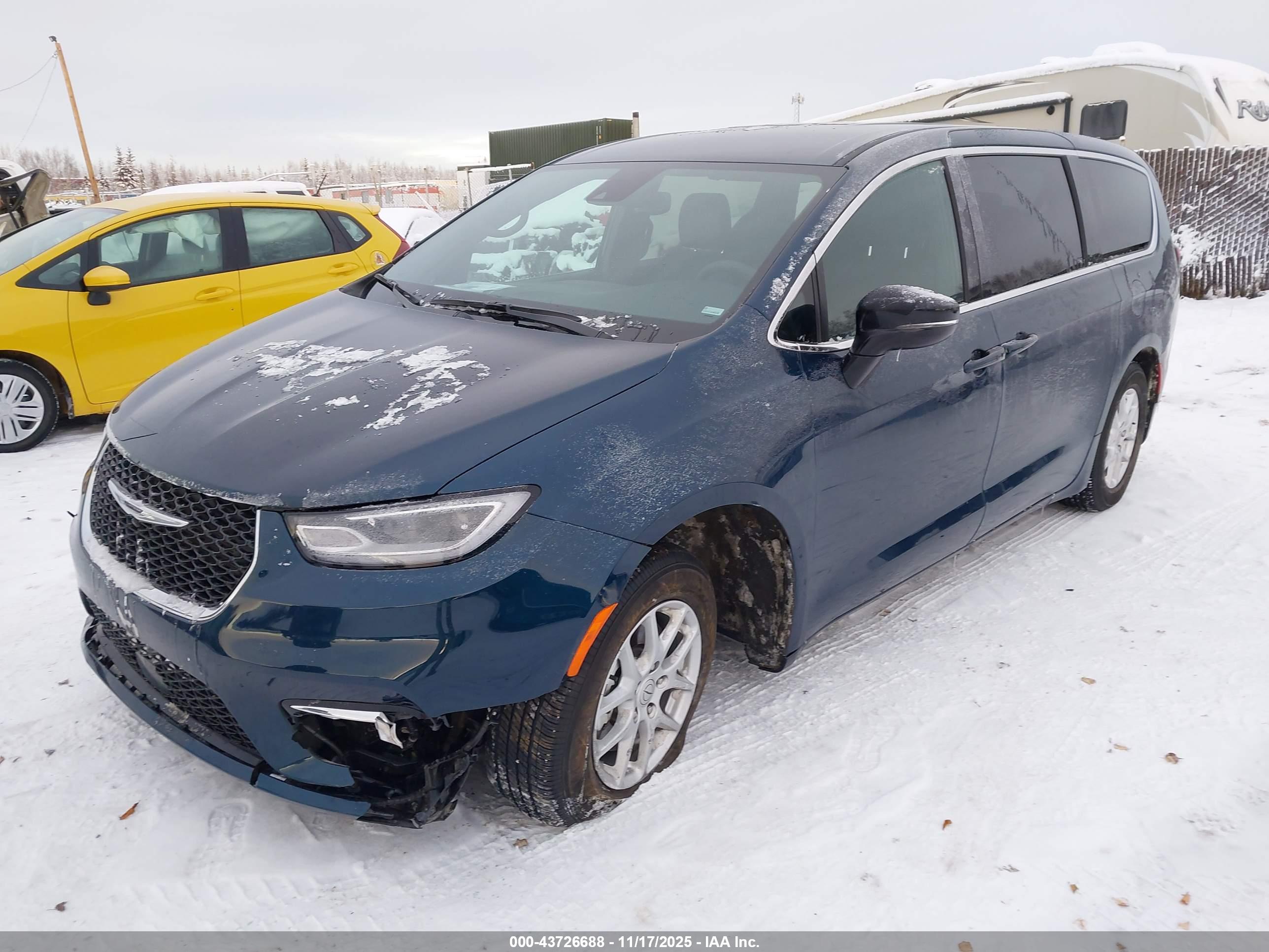 CHRYSLER PACIFICA image 2