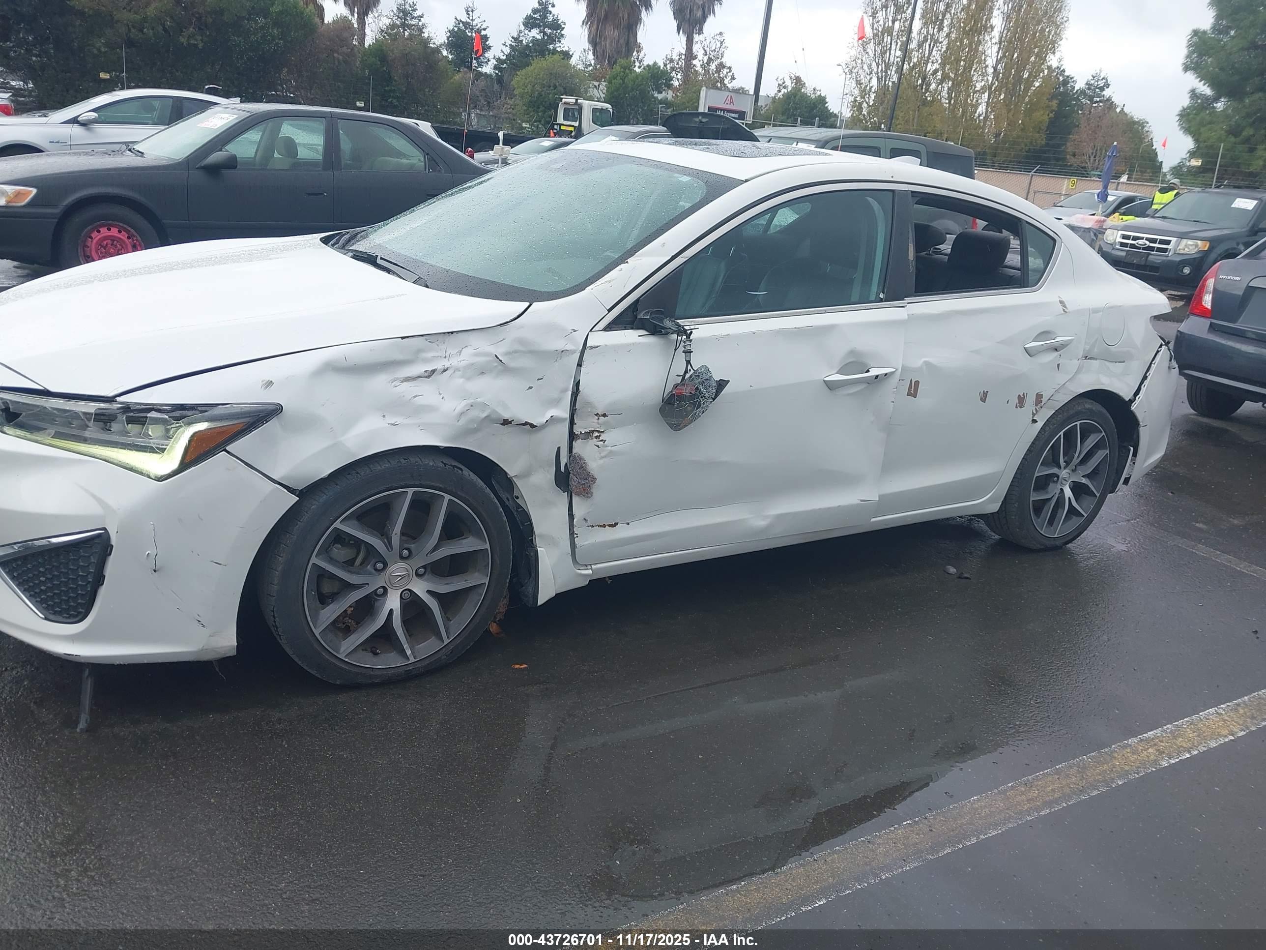ACURA ILX image 6
