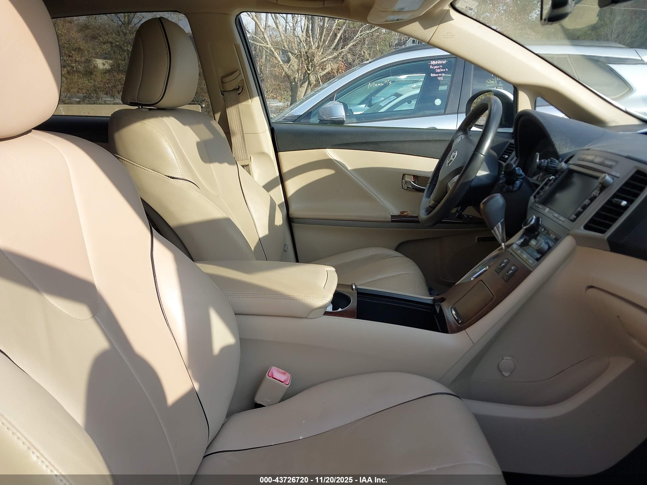 TOYOTA VENZA image 5