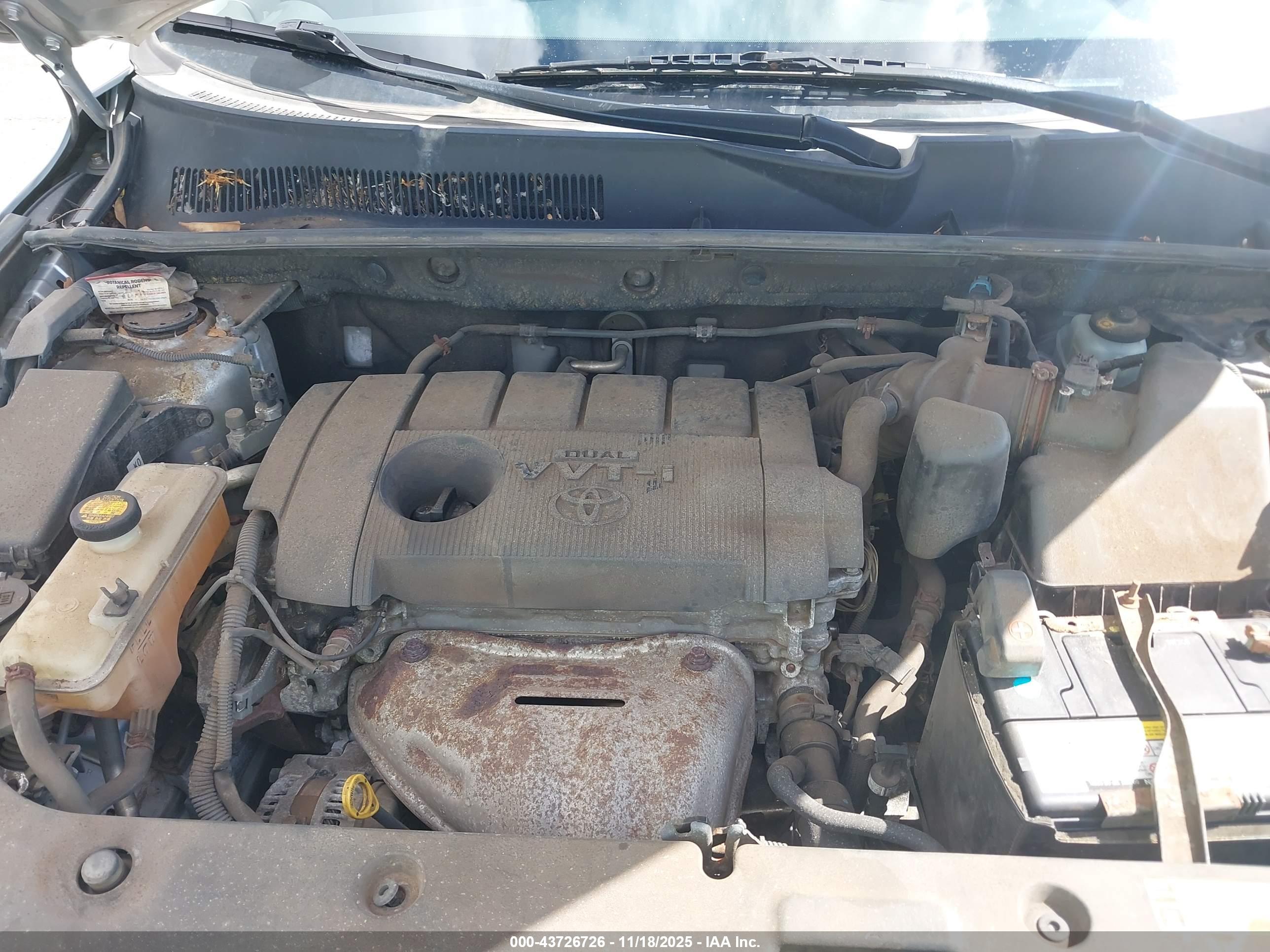 TOYOTA RAV4 image 10