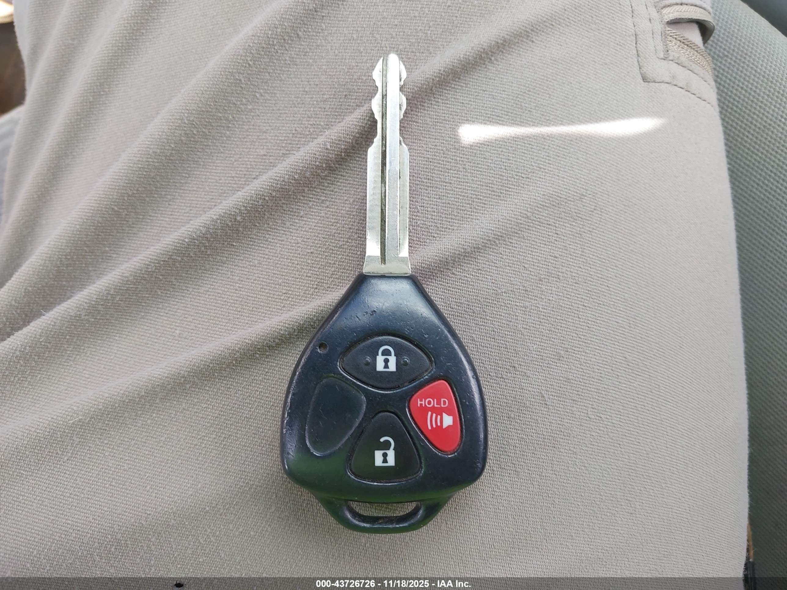 TOYOTA RAV4 image 11