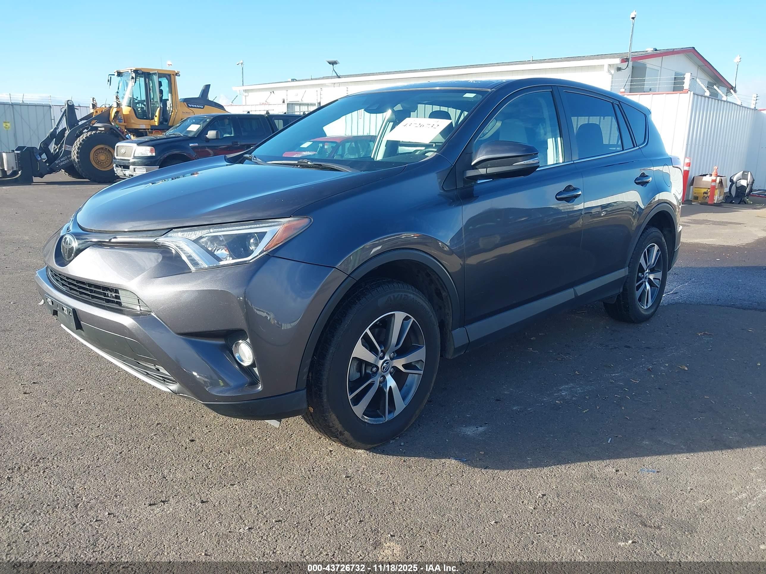 TOYOTA RAV4 image 2