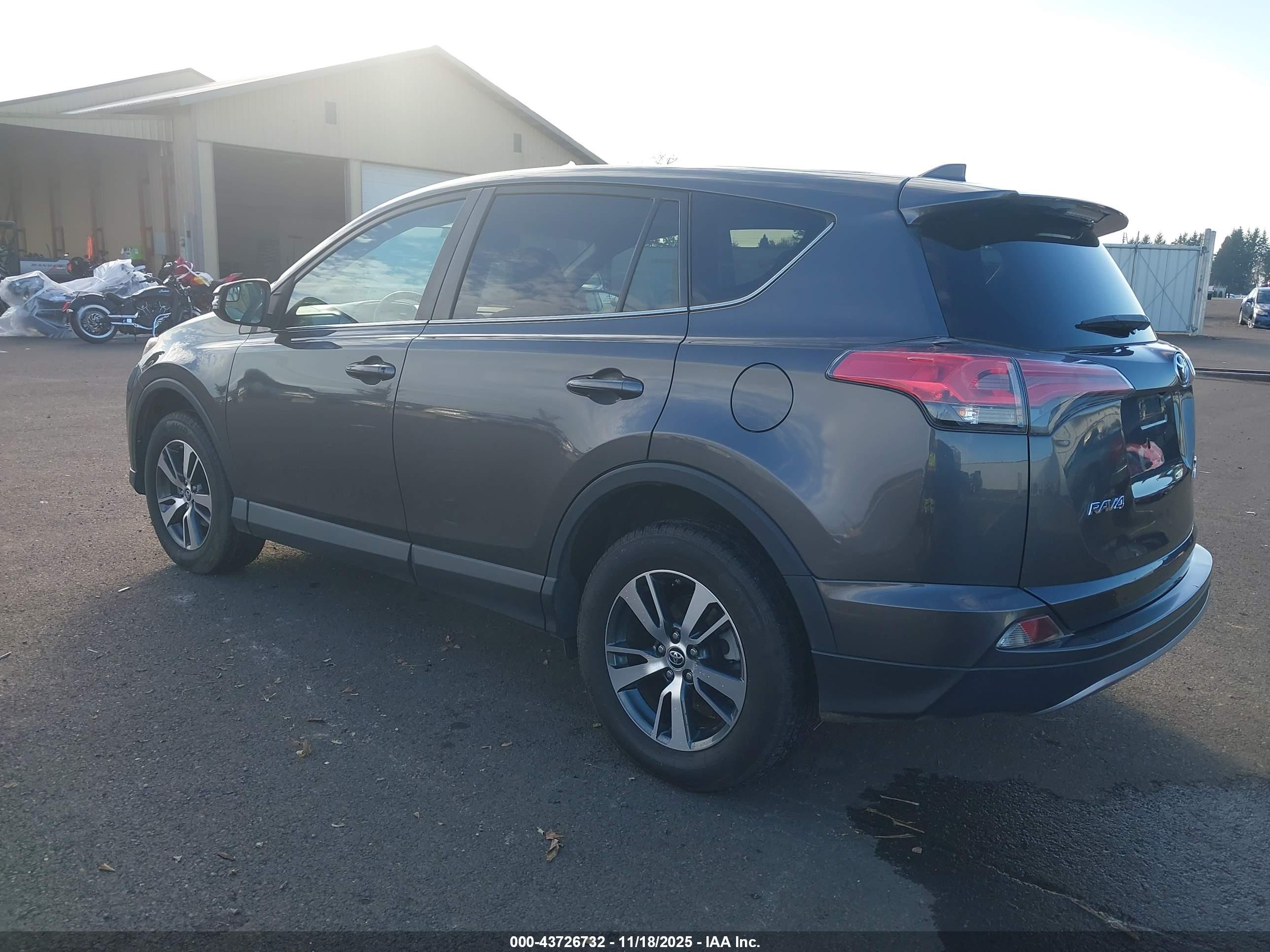 TOYOTA RAV4 image 3