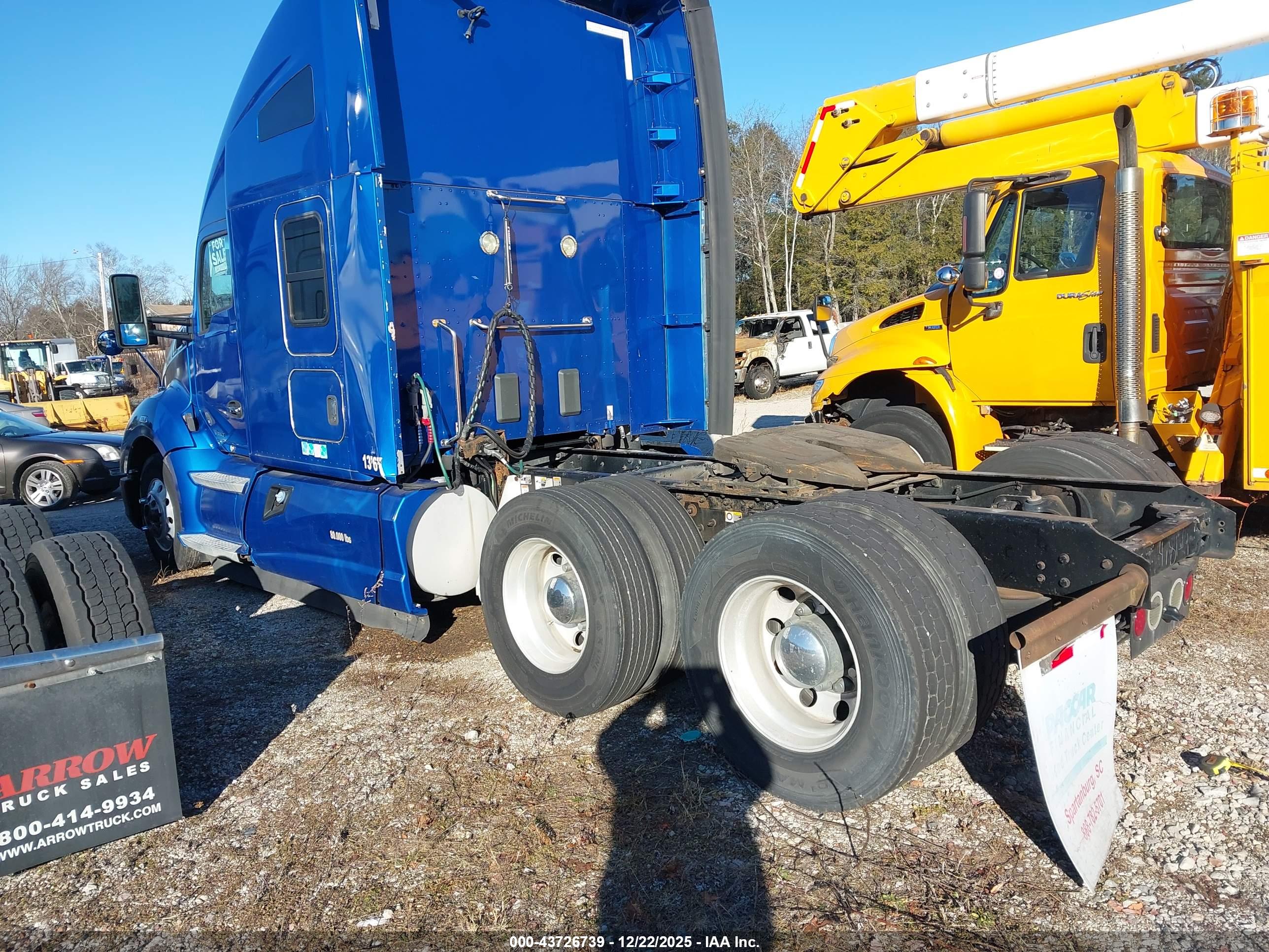 KENWORTH CONSTRUCTION image 3